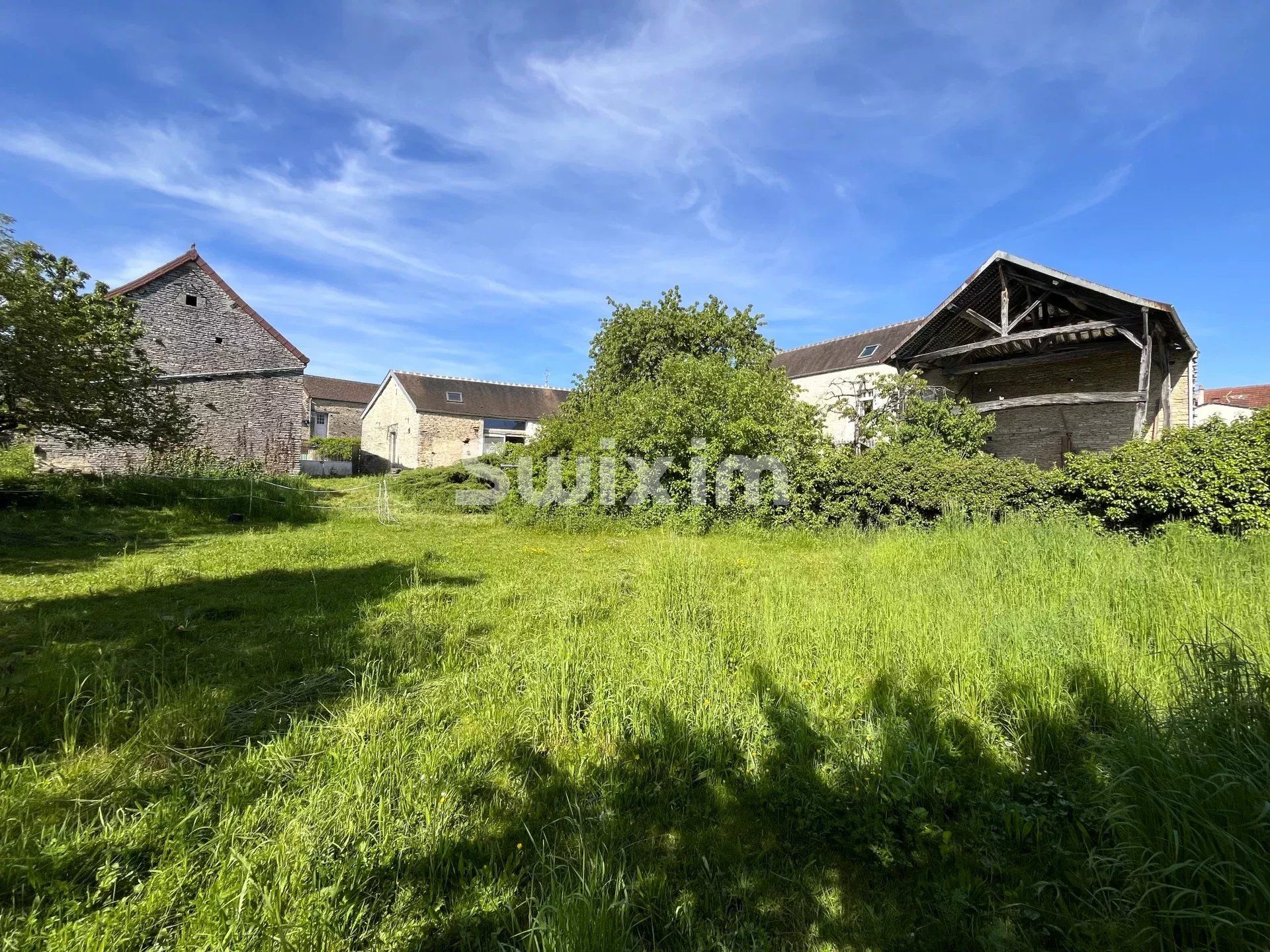 propriété 6 Pièces en vente sur Noyers (89310)