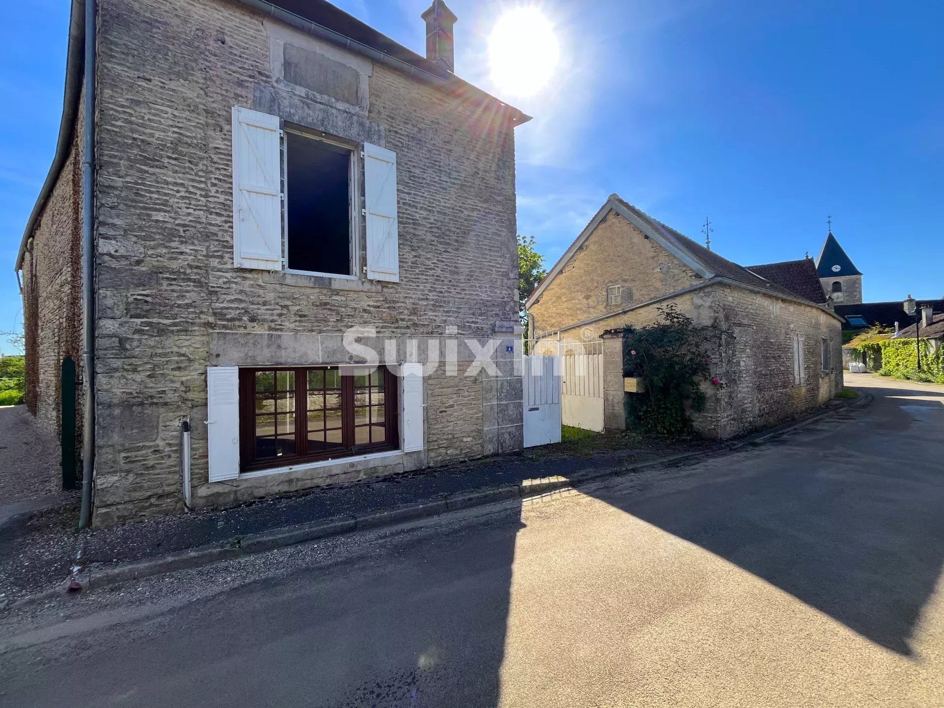 propriété 6 Pièces en vente sur Noyers (89310)