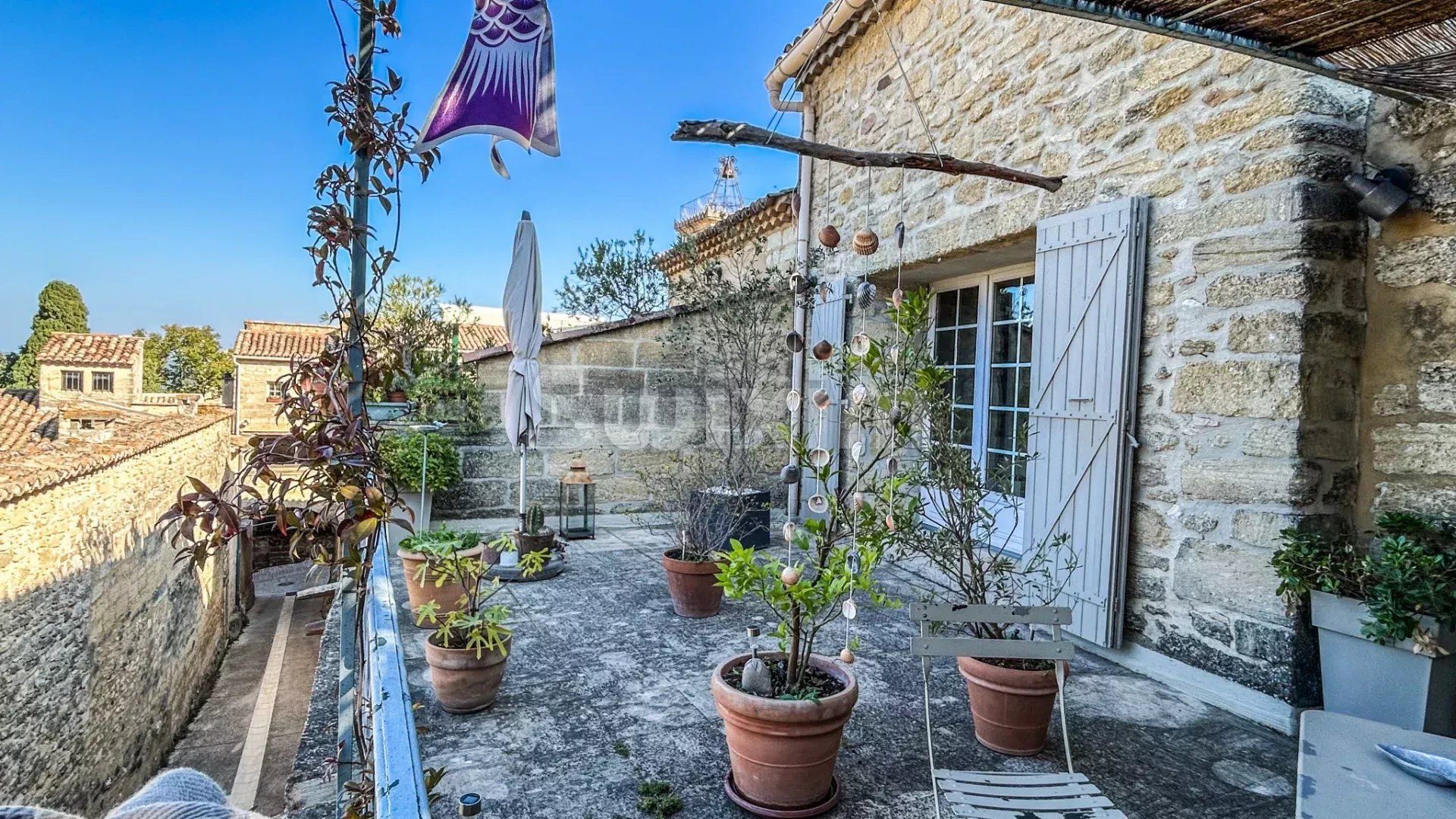 house 6 Rooms for sale on Uzès (30700)