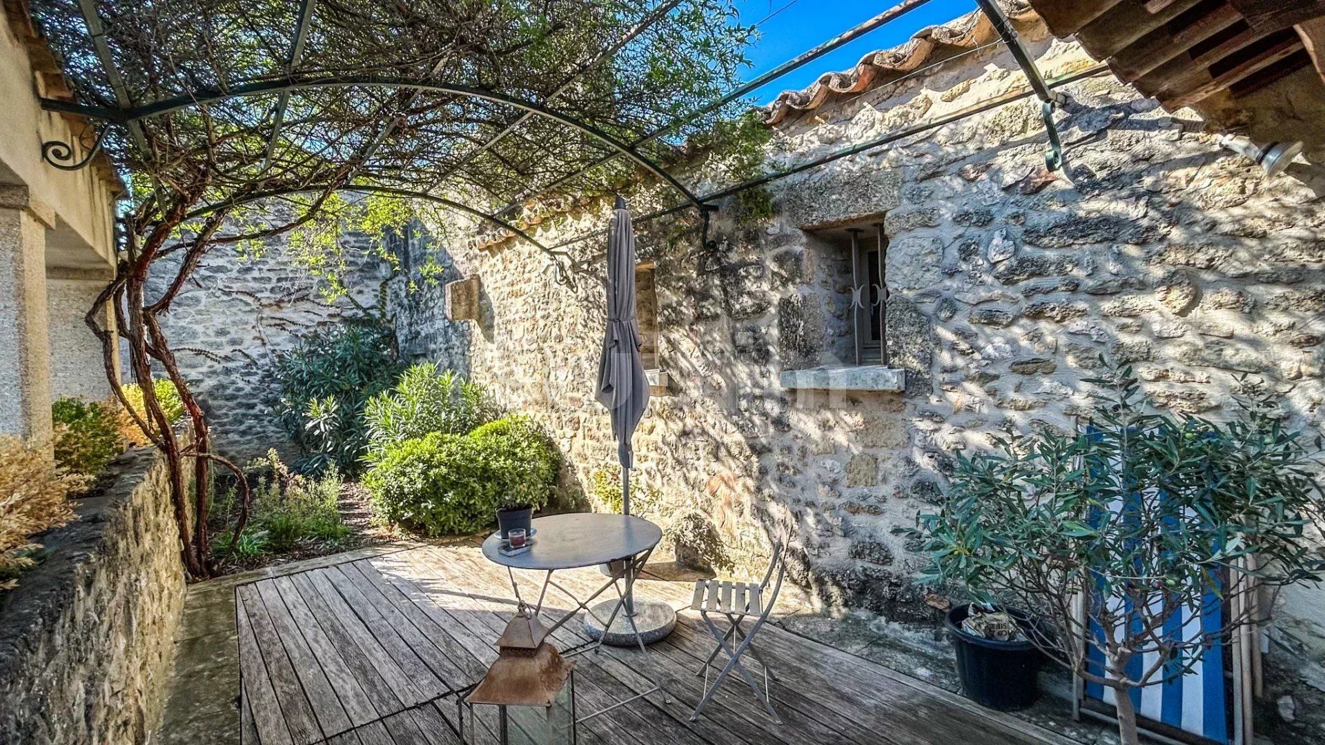 maison 6 Pièces en vente sur Saint-Siffret (30700)