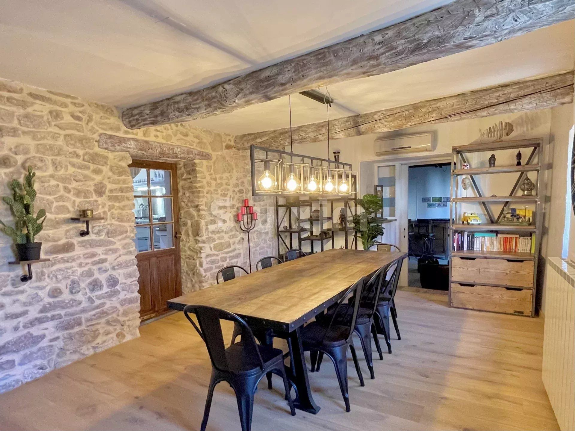 casa 7 Camere in vendita su Ribaute-les-Tavernes (30720)