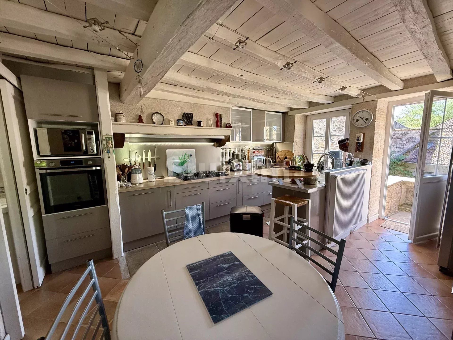 maison 8 Pièces en vente sur Vézelay (89450)
