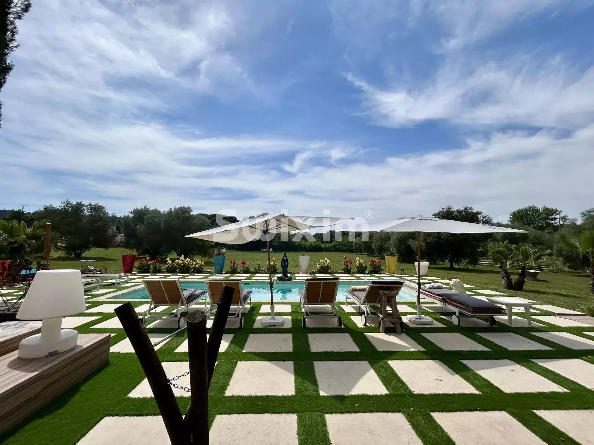 propriété 9 Pièces en vente sur Les Arcs (83460)