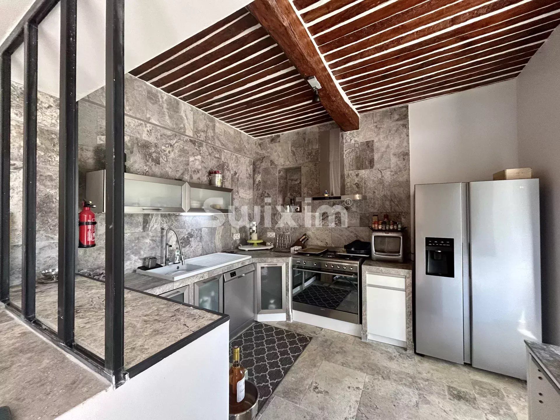 propriété 9 Pièces en vente sur Les Arcs (83460)