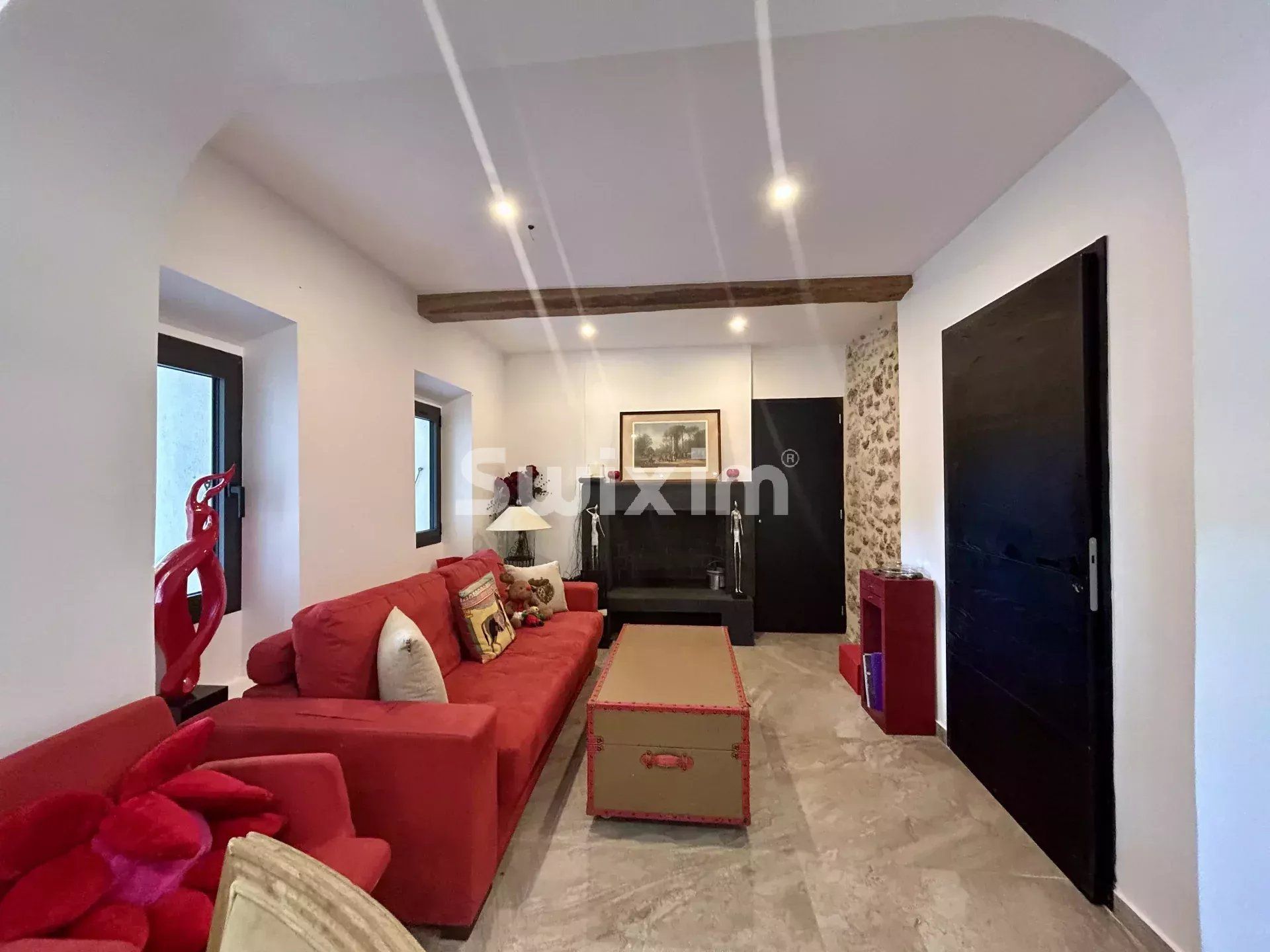 propriété 9 Pièces en vente sur Les Arcs (83460)