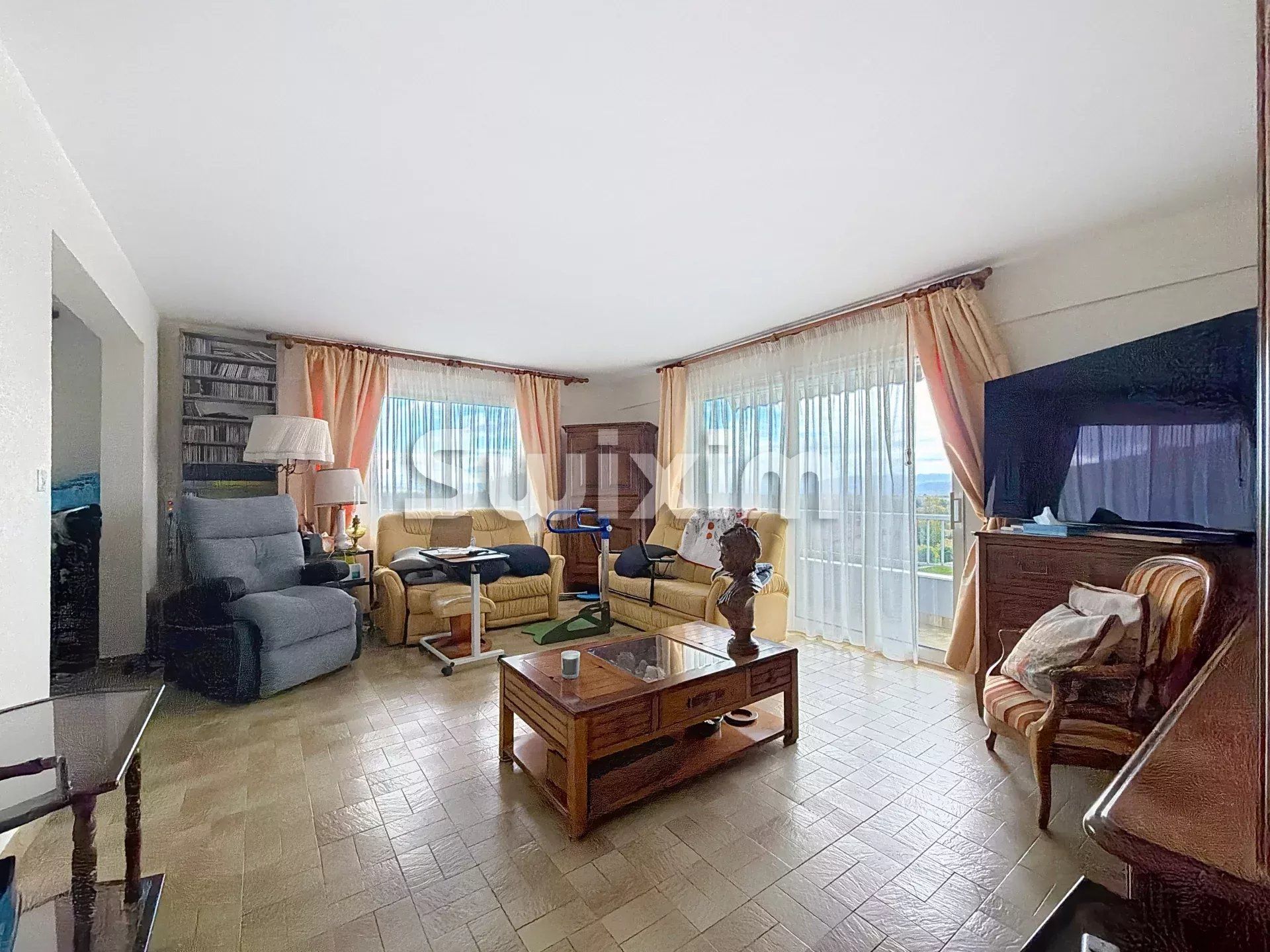 appartamento 5 Camere in vendita su Divonne-les-Bains (01220)