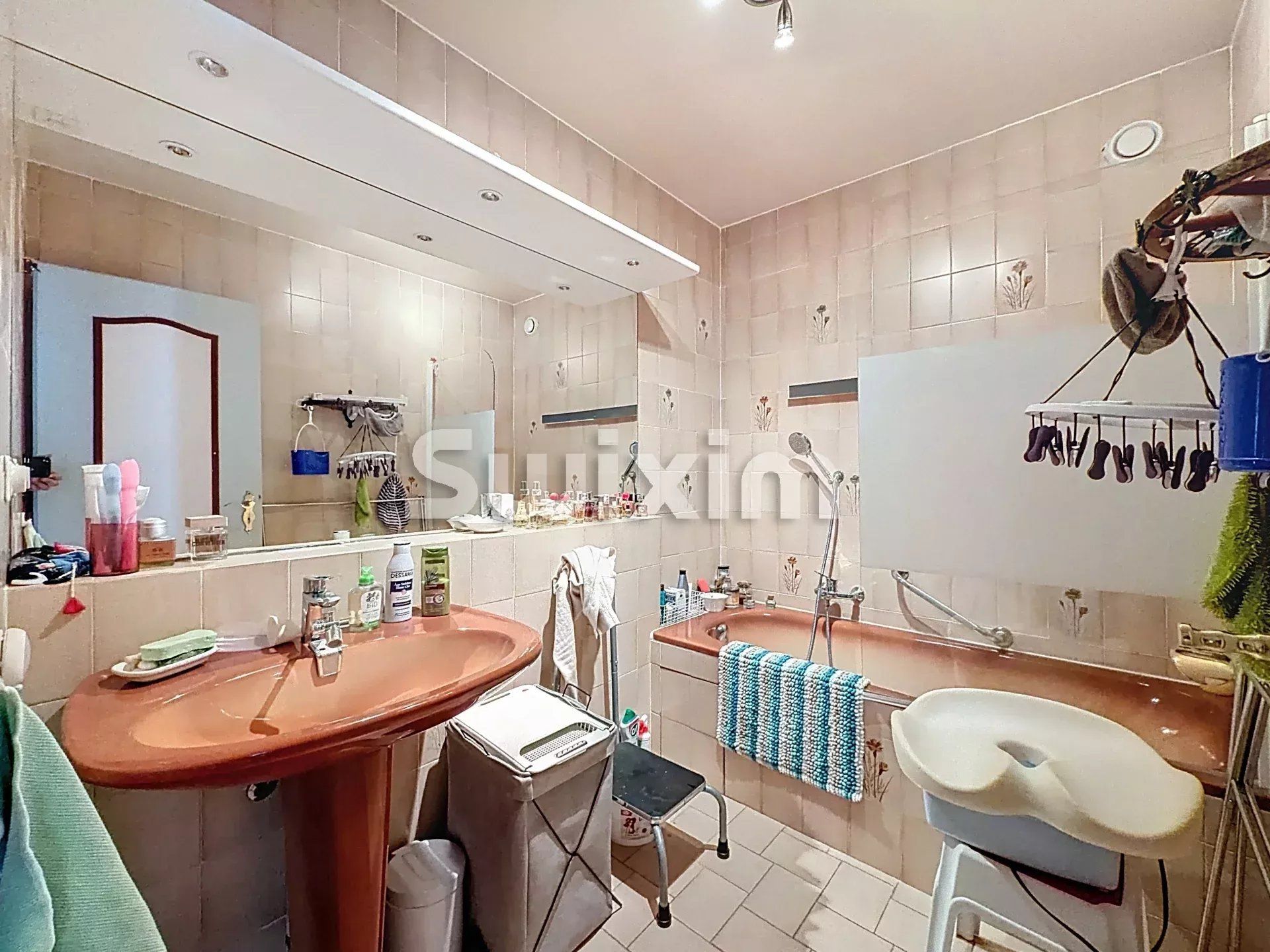 appartamento 5 Camere in vendita su Divonne-les-Bains (01220)