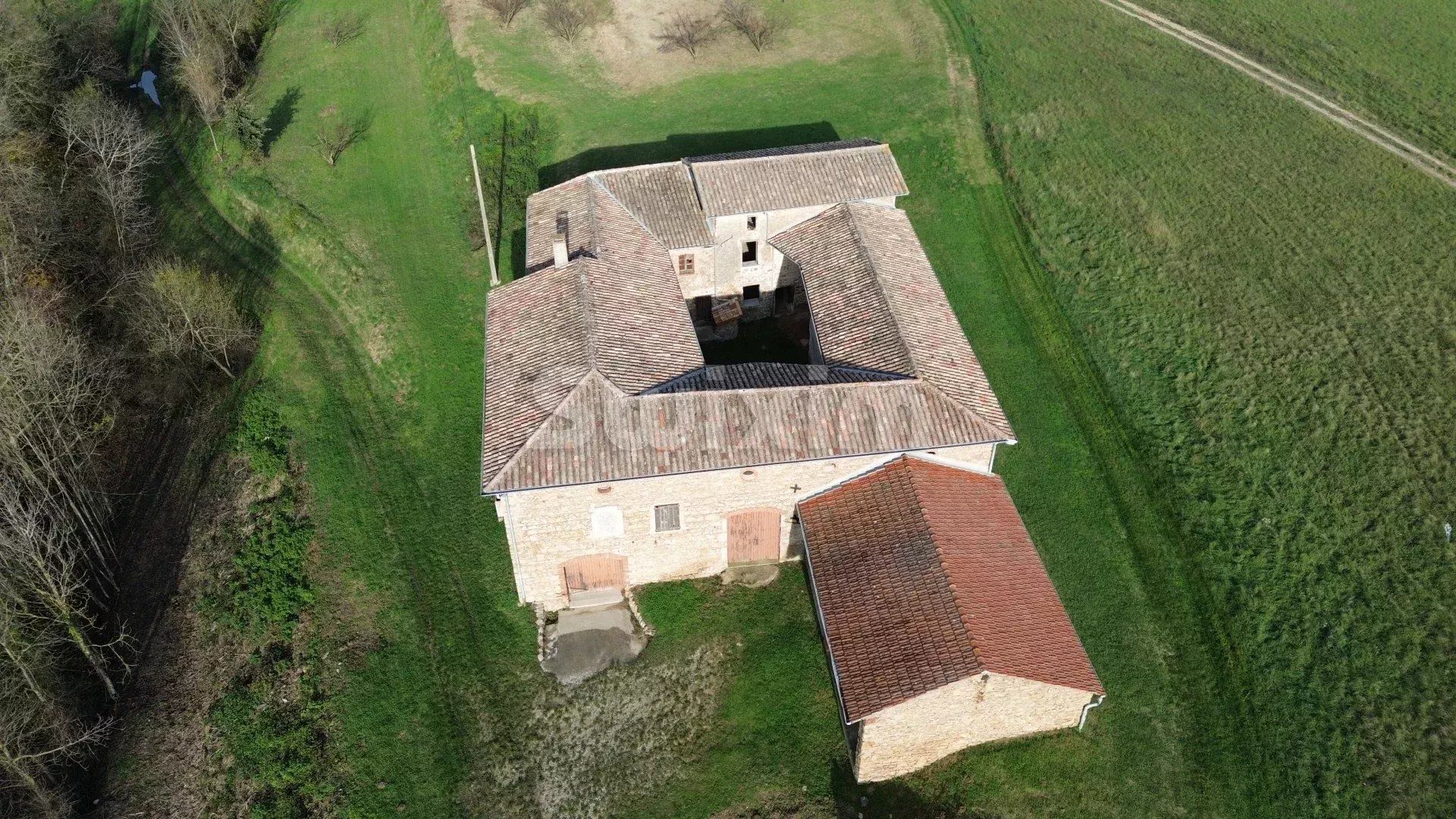 ferme 10 Pièces en vente sur Serves-sur-Rhône (26600)