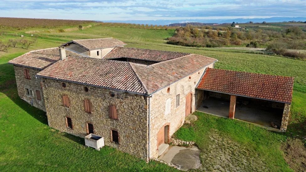 Vente Ferme Serves-sur-Rhône 10 Pièces 820 m²