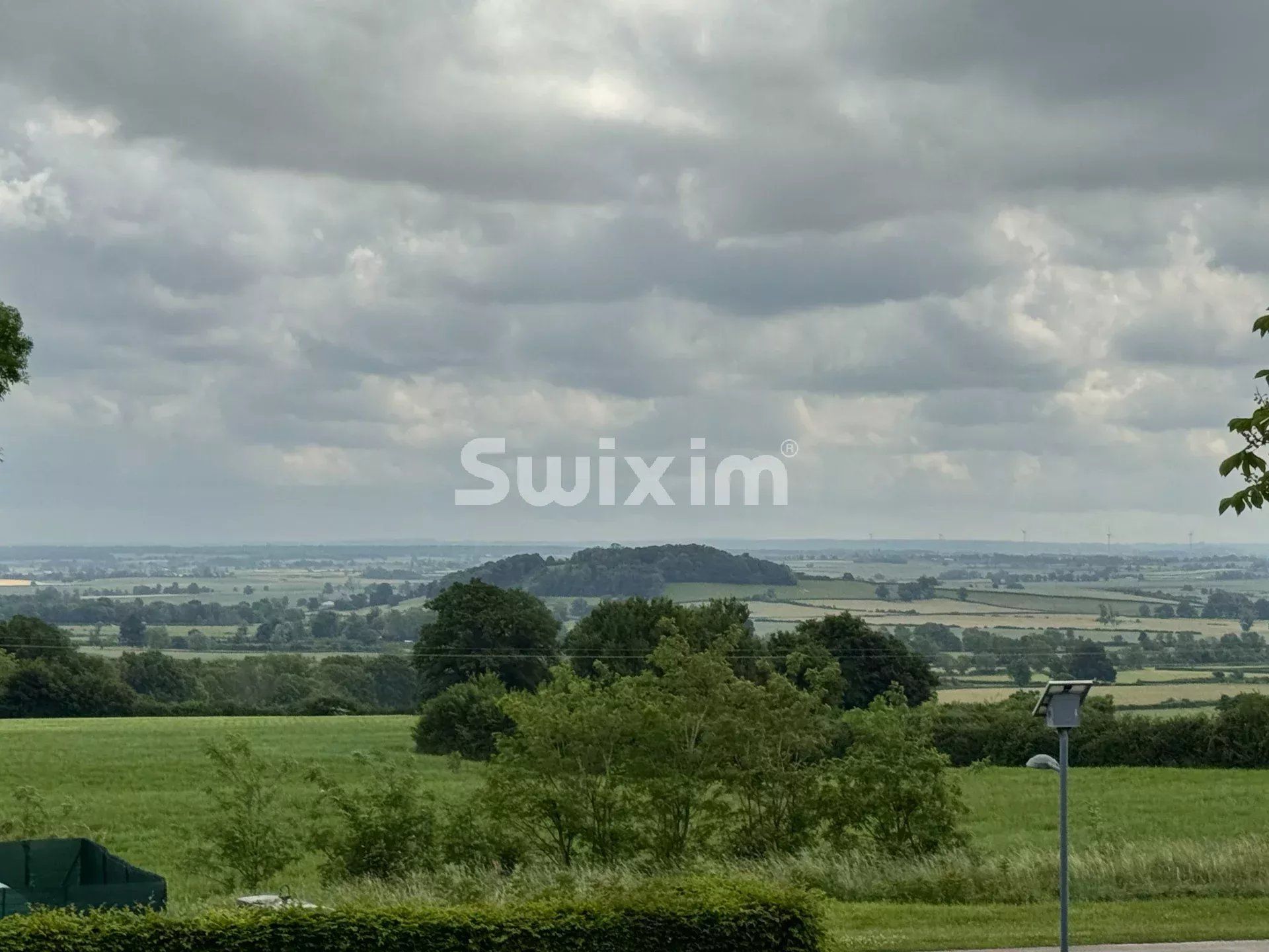 house 7 Rooms for sale on Thizy (89420)