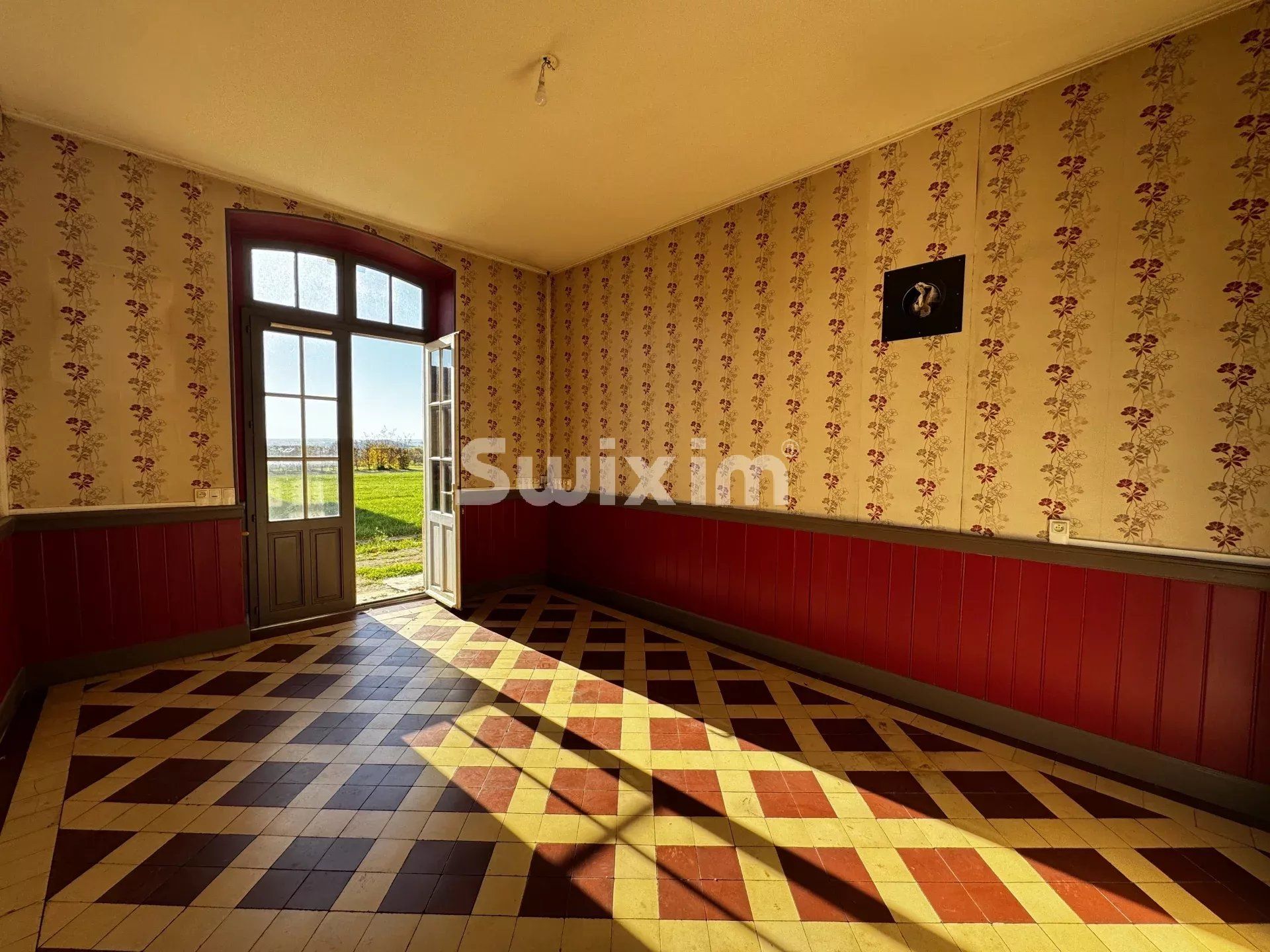 house 7 Rooms for sale on Thizy (89420)