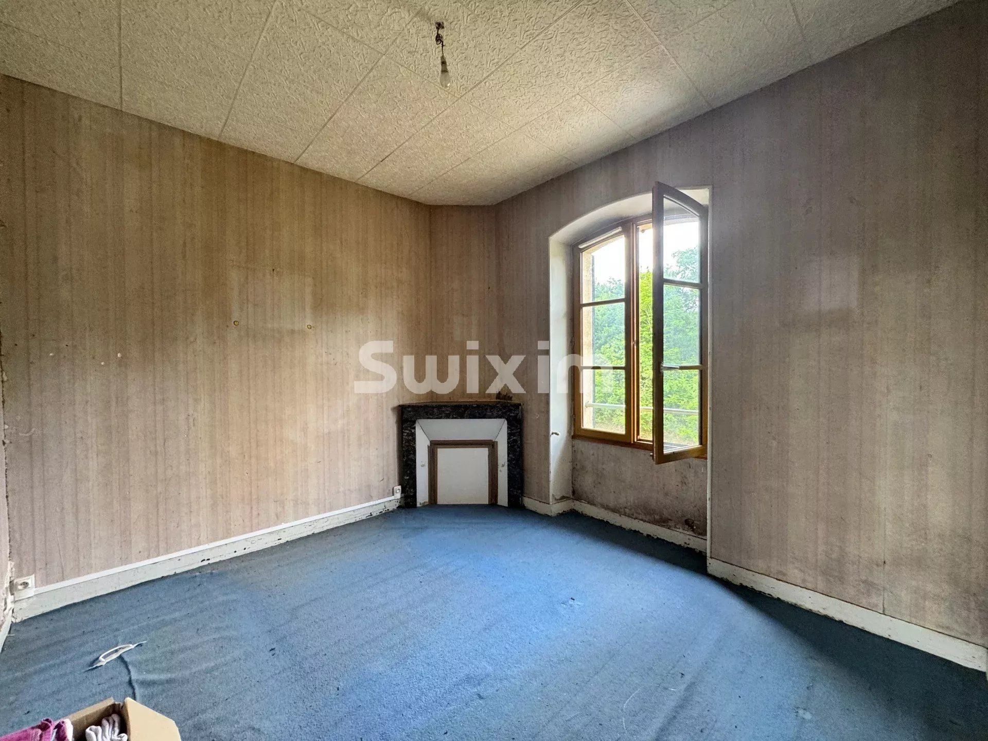 house 7 Rooms for sale on Thizy (89420)