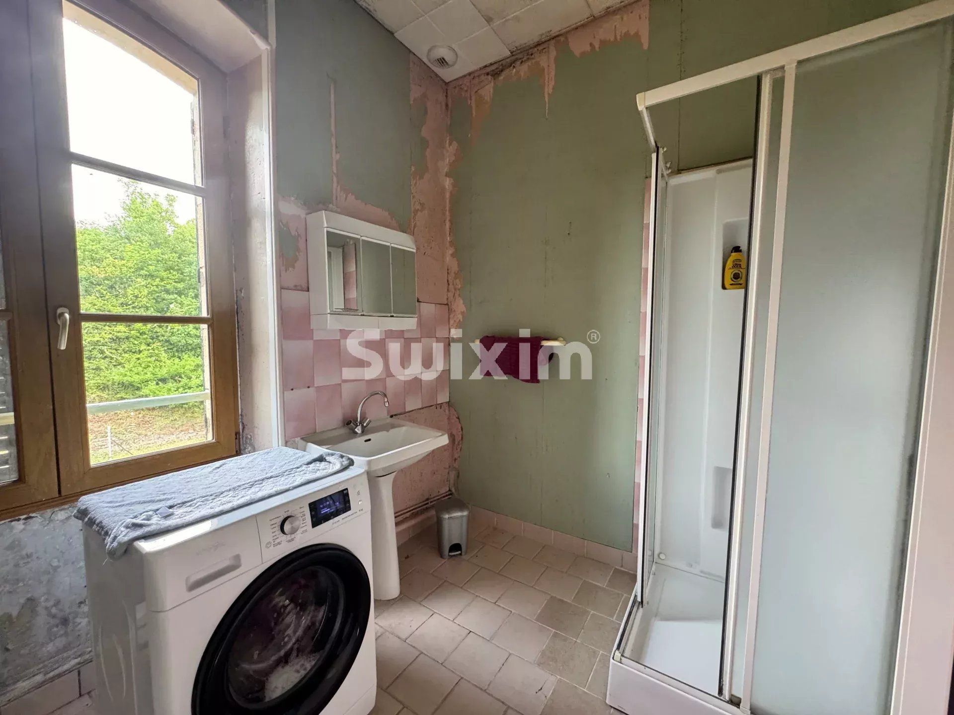 house 7 Rooms for sale on Thizy (89420)