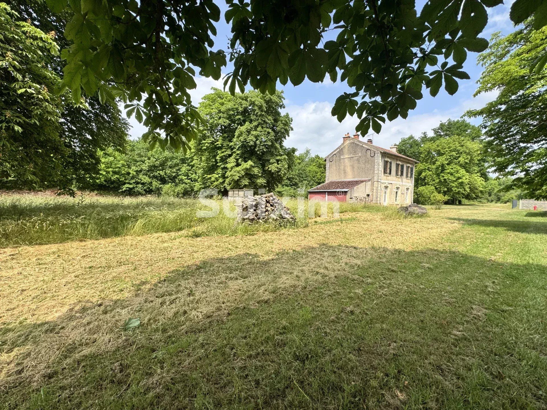 casa 7 Camere in vendita su Thizy (89420)