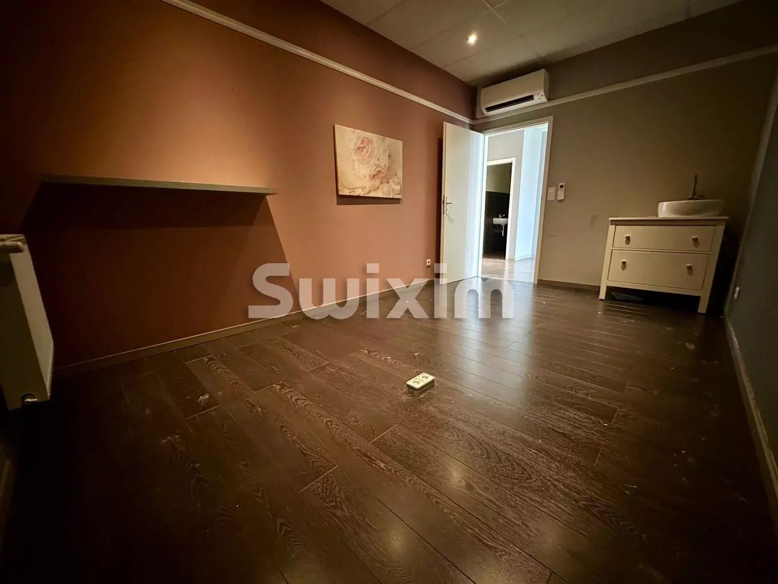 commerce 11 Pièces en location sur Ségny (01170)