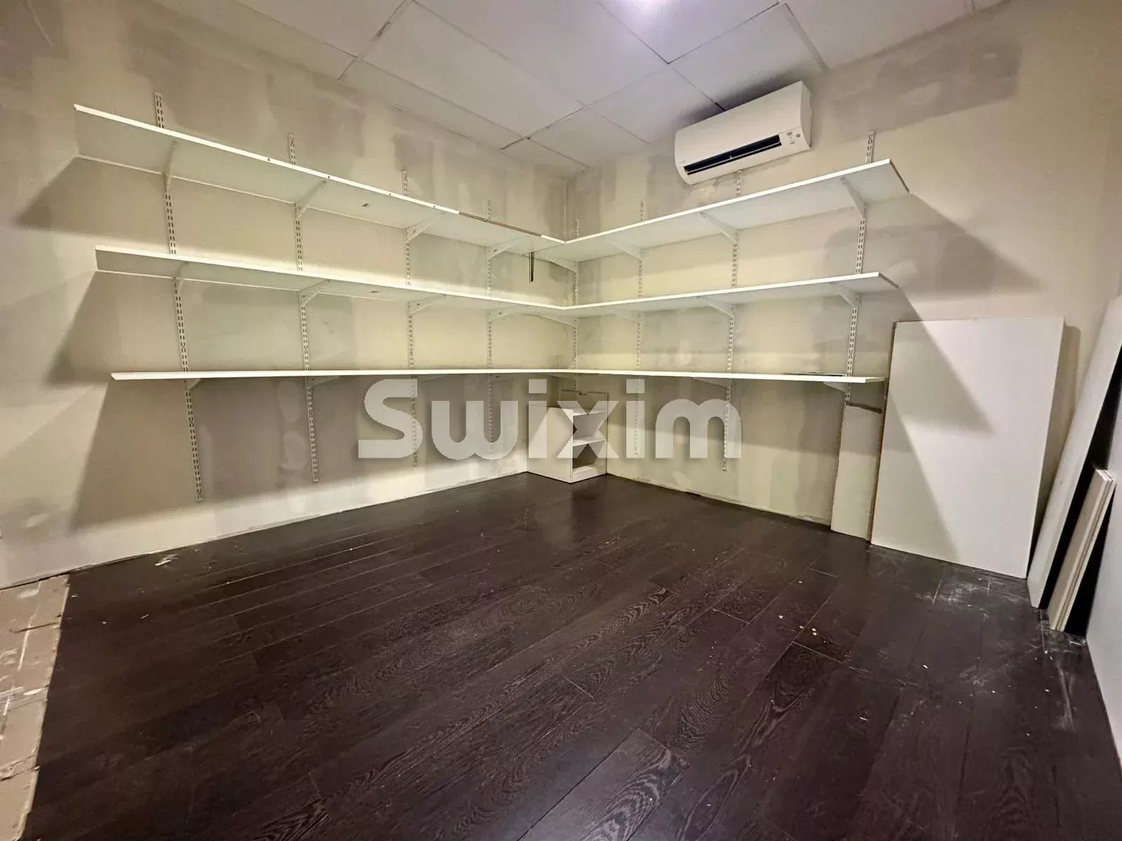 commerce 11 Pièces en location sur Ségny (01170)