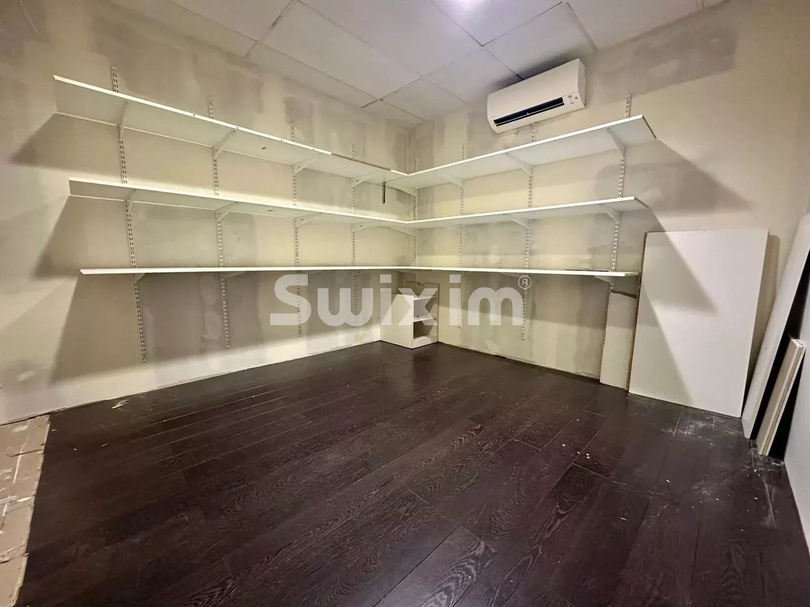 comercial local 11 Quartos para aluguer sobre Ségny (01170)