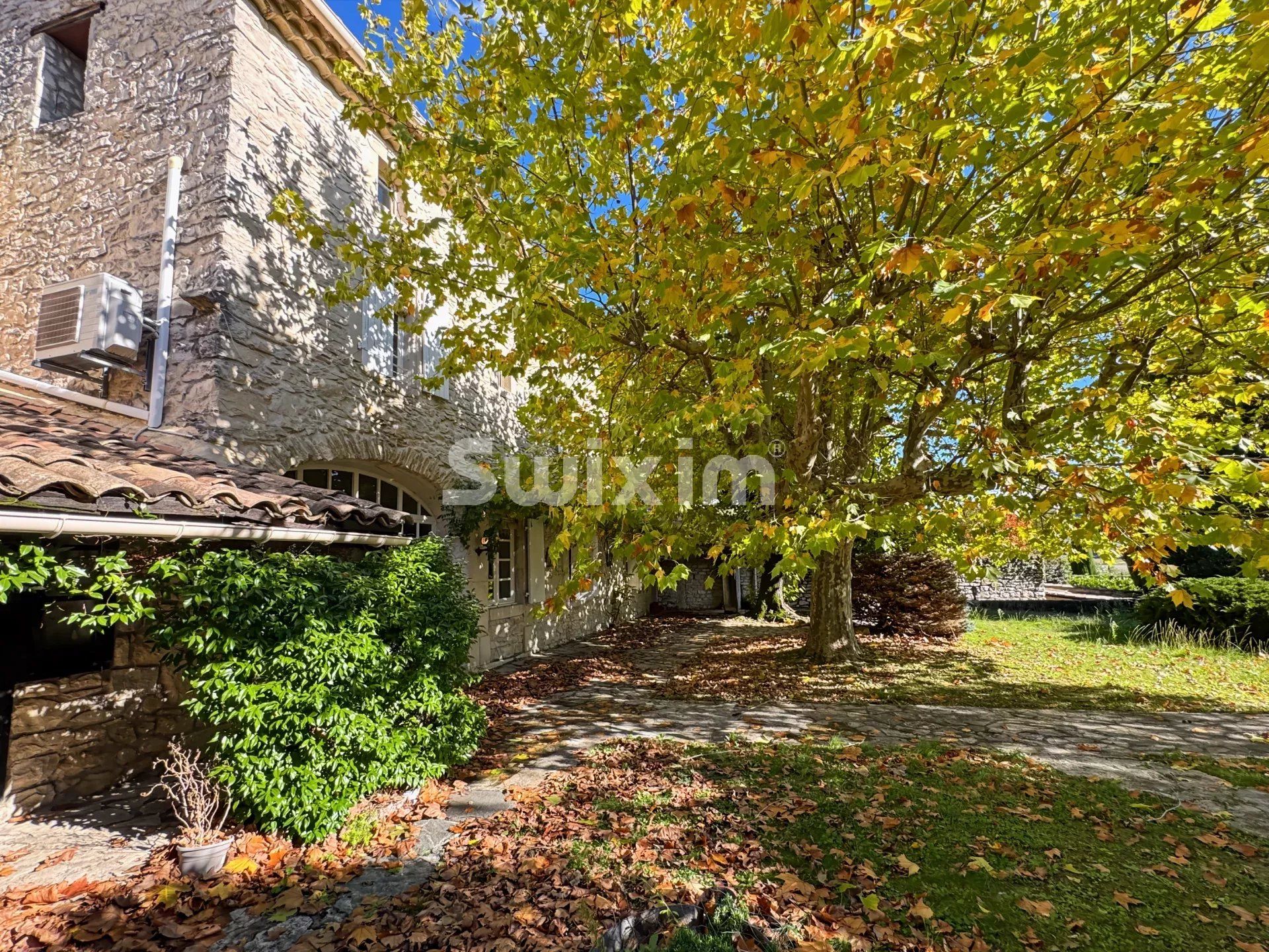 casa 10 Camere in vendita su Allan (26780)