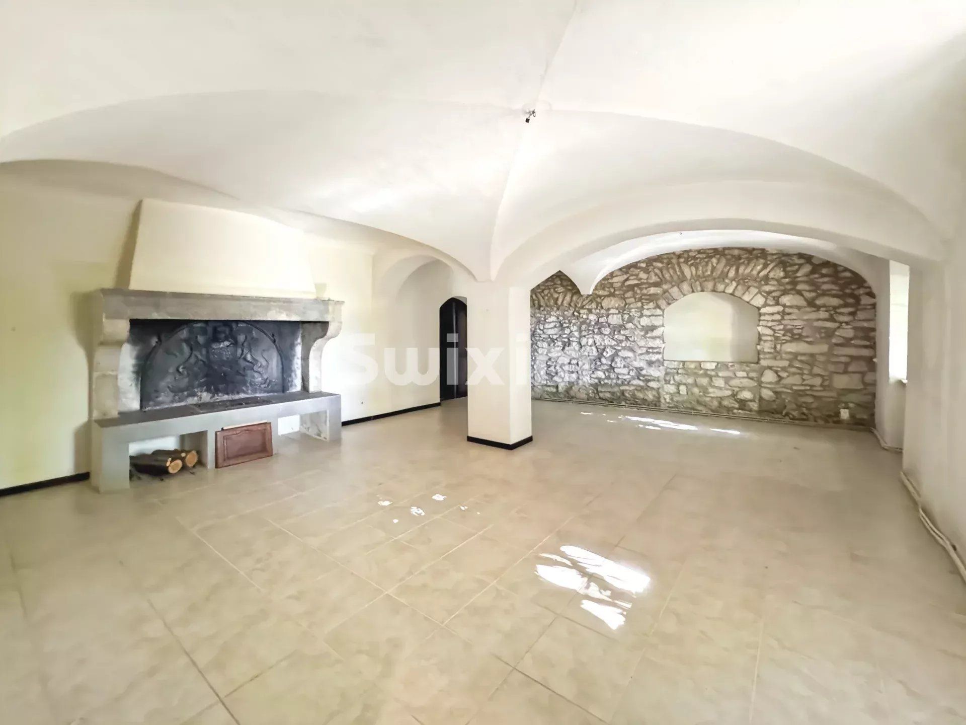 casa 10 Camere in vendita su Allan (26780)