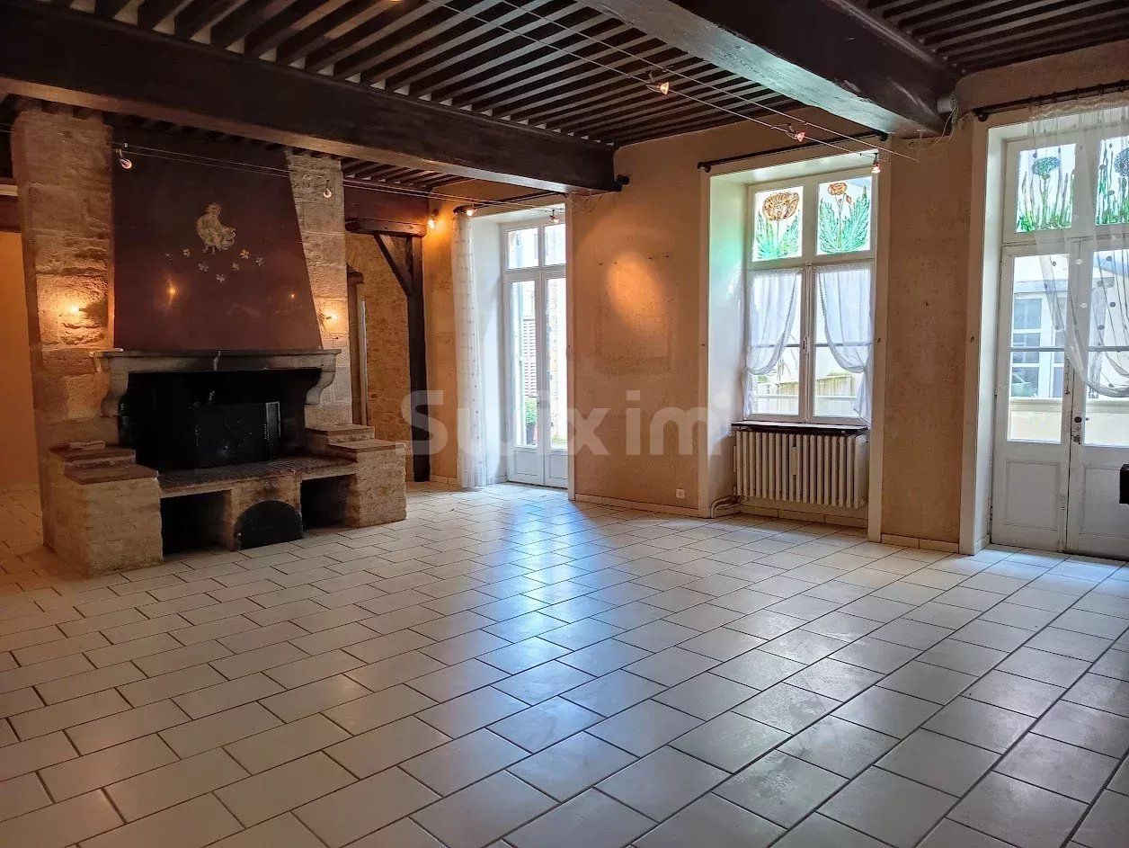 immeuble 13 Pièces en vente sur Saint-Amour (39160)