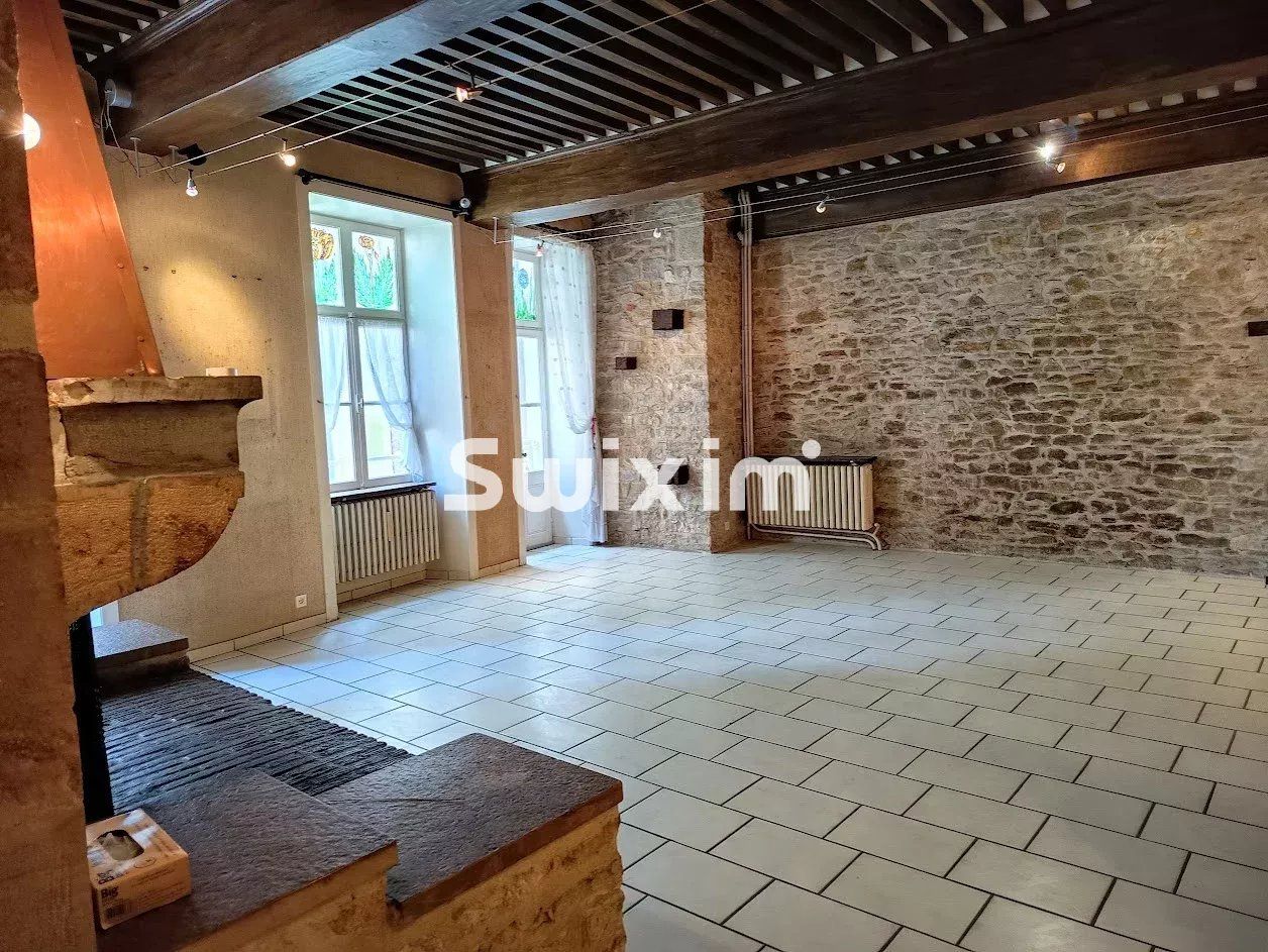 immeuble 13 Pièces en vente sur Saint-Amour (39160)