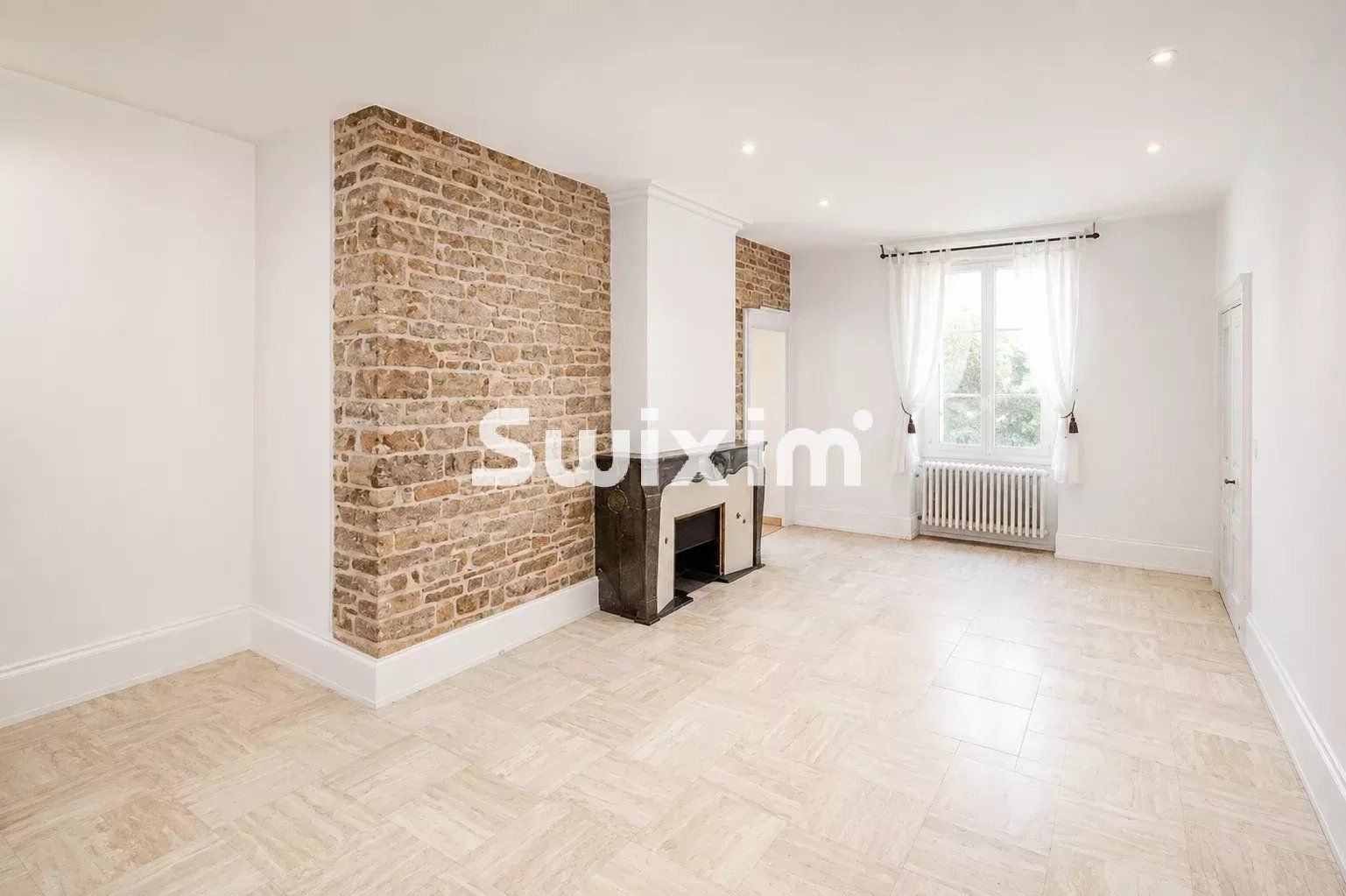 edificio 13 Salas en venta en Saint-Amour (39160)