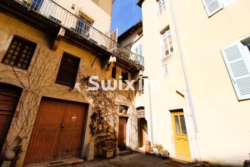 Vente Immeuble Saint-Amour 13&nbsp;Pièces 278.53&nbsp;m²