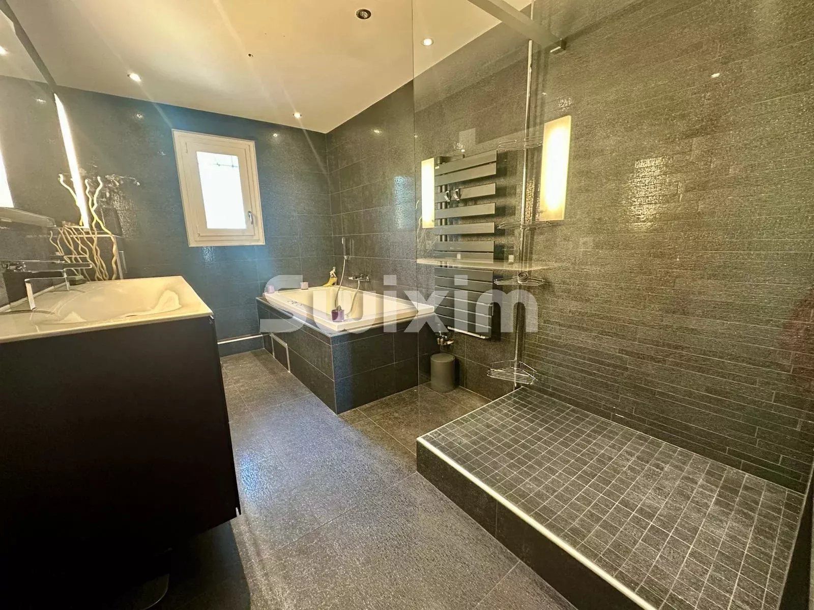 maison 7 Pièces en location sur Échenevex (01170)