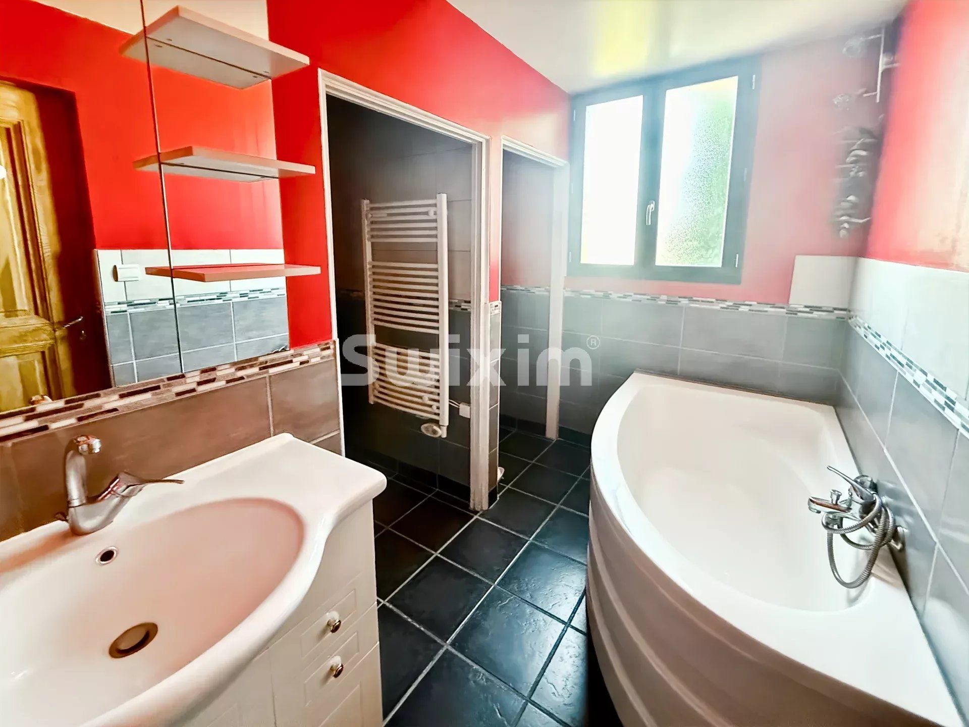 house 6 Rooms for sale on Viviers (07220)