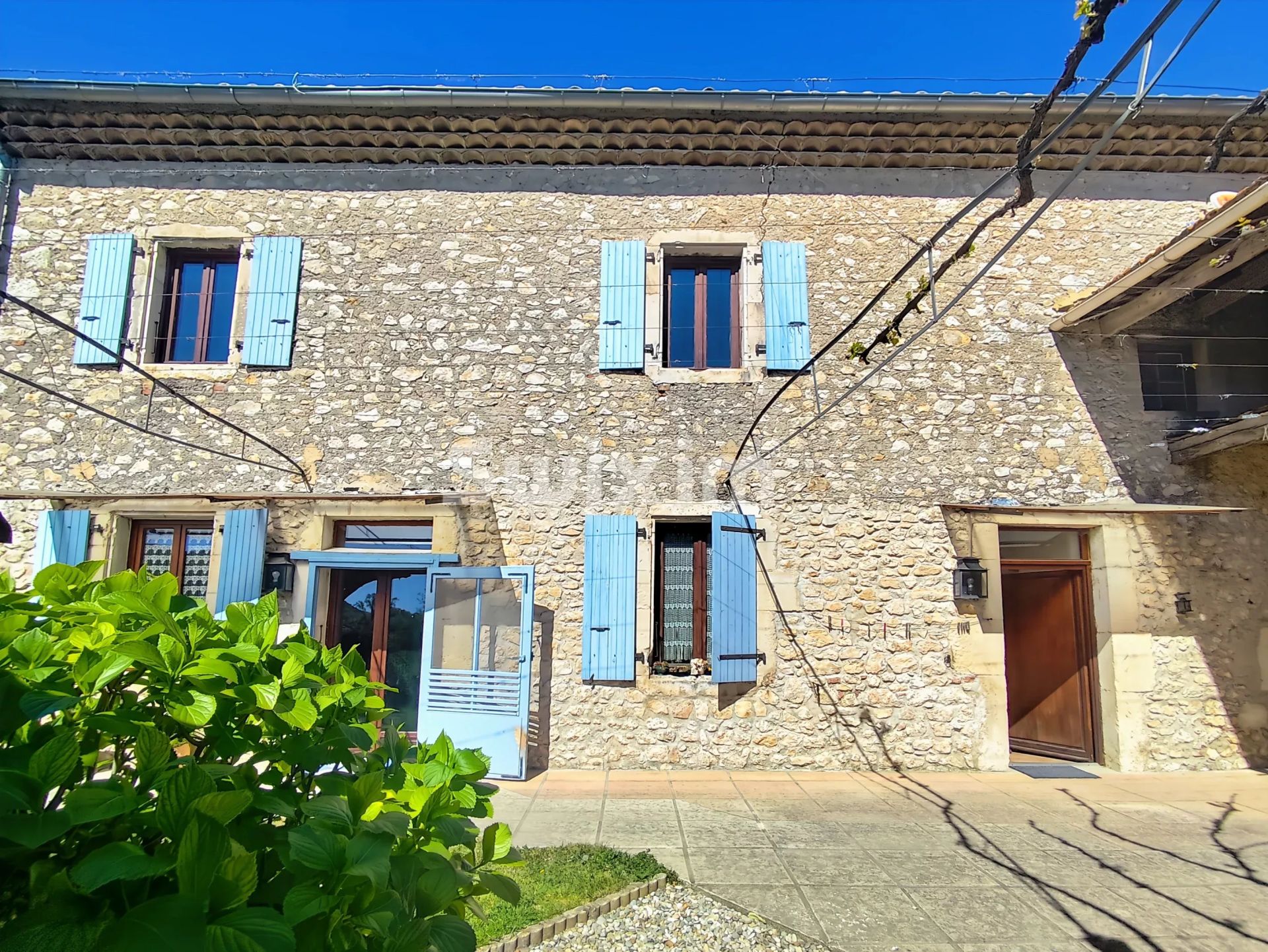 house 6 Rooms for sale on Viviers (07220)