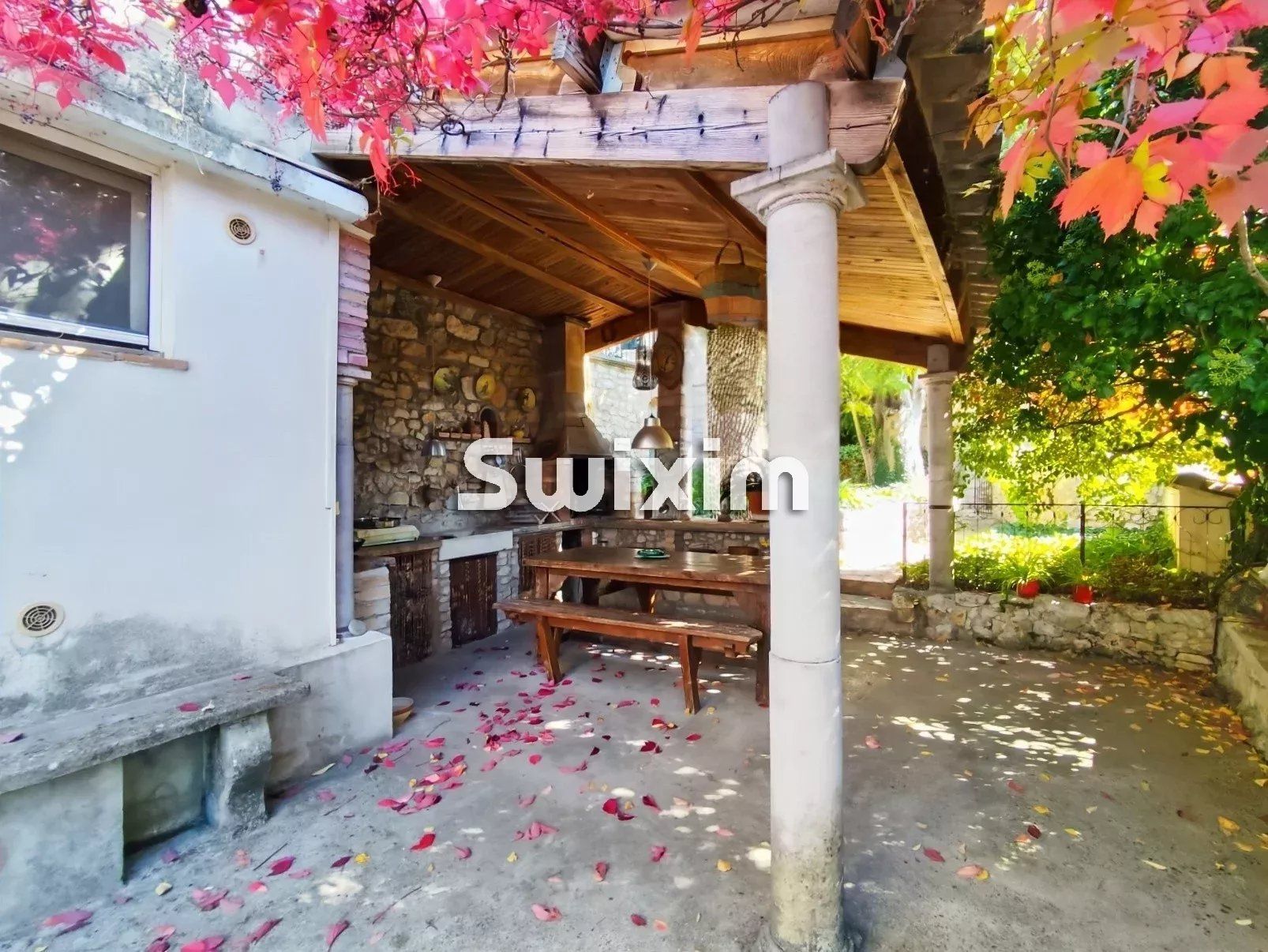 house 10 Rooms for sale on Saint-Montan (07220)