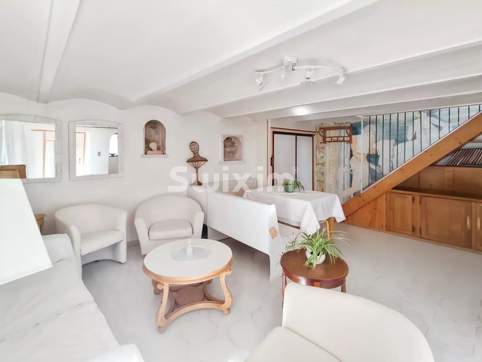 house 10 Rooms for sale on Saint-Montan (07220)