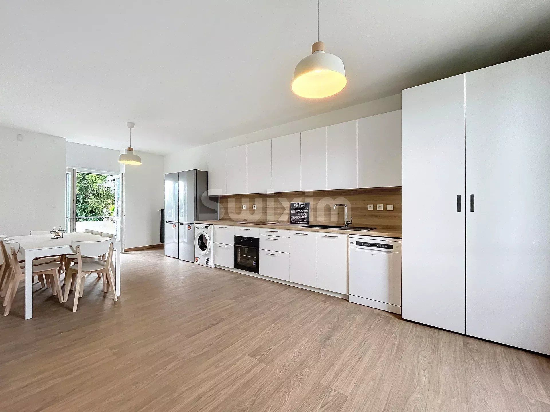 apartment 9 Rooms for rent on Saint-Genis-Laval (69230)