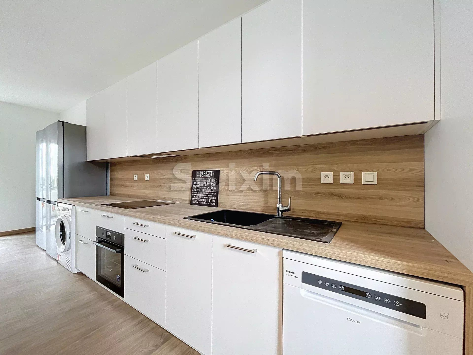 apartment 9 Rooms for rent on Saint-Genis-Laval (69230)