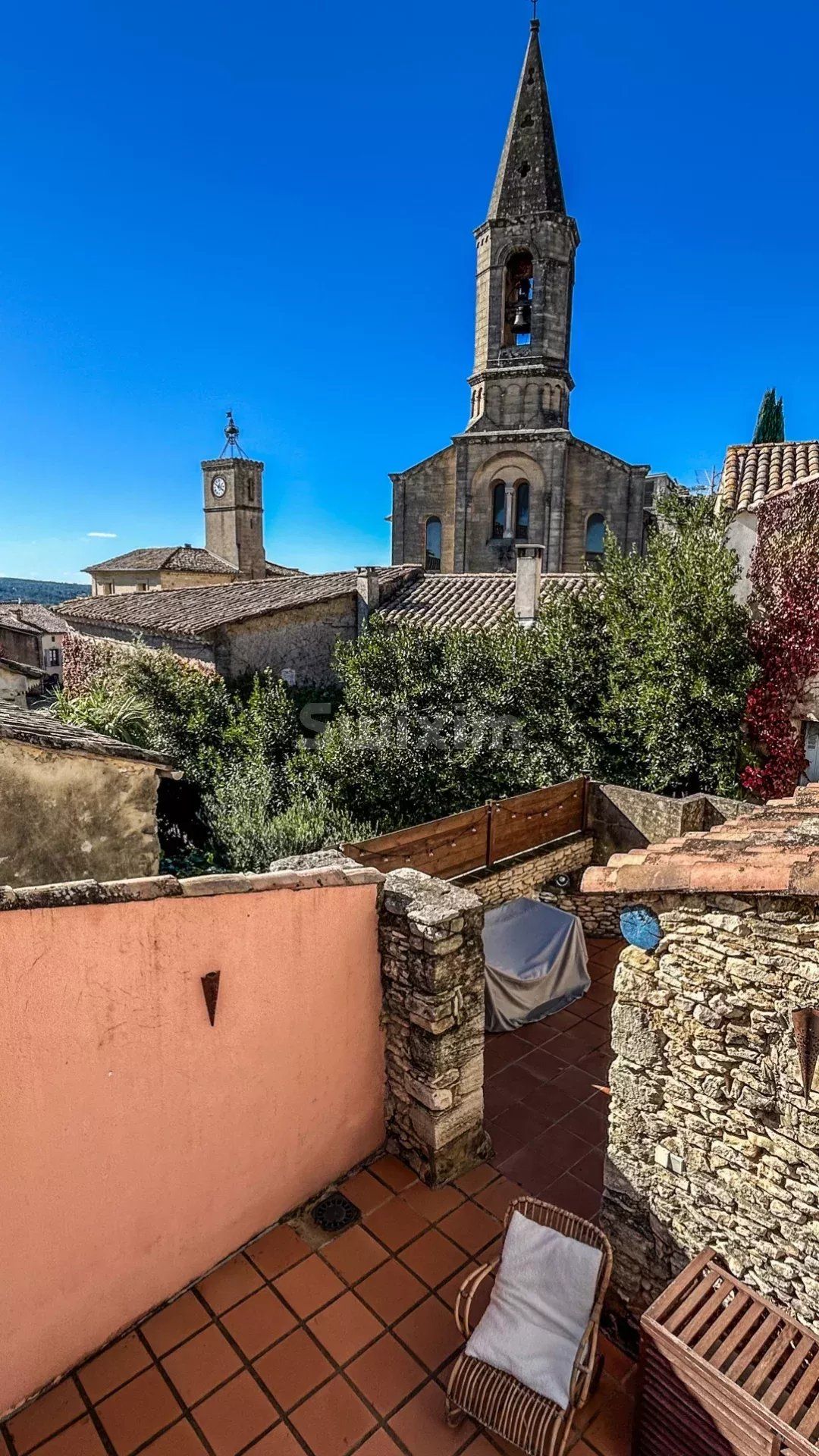 house 5 Rooms for sale on Saint-Maximin (30700)