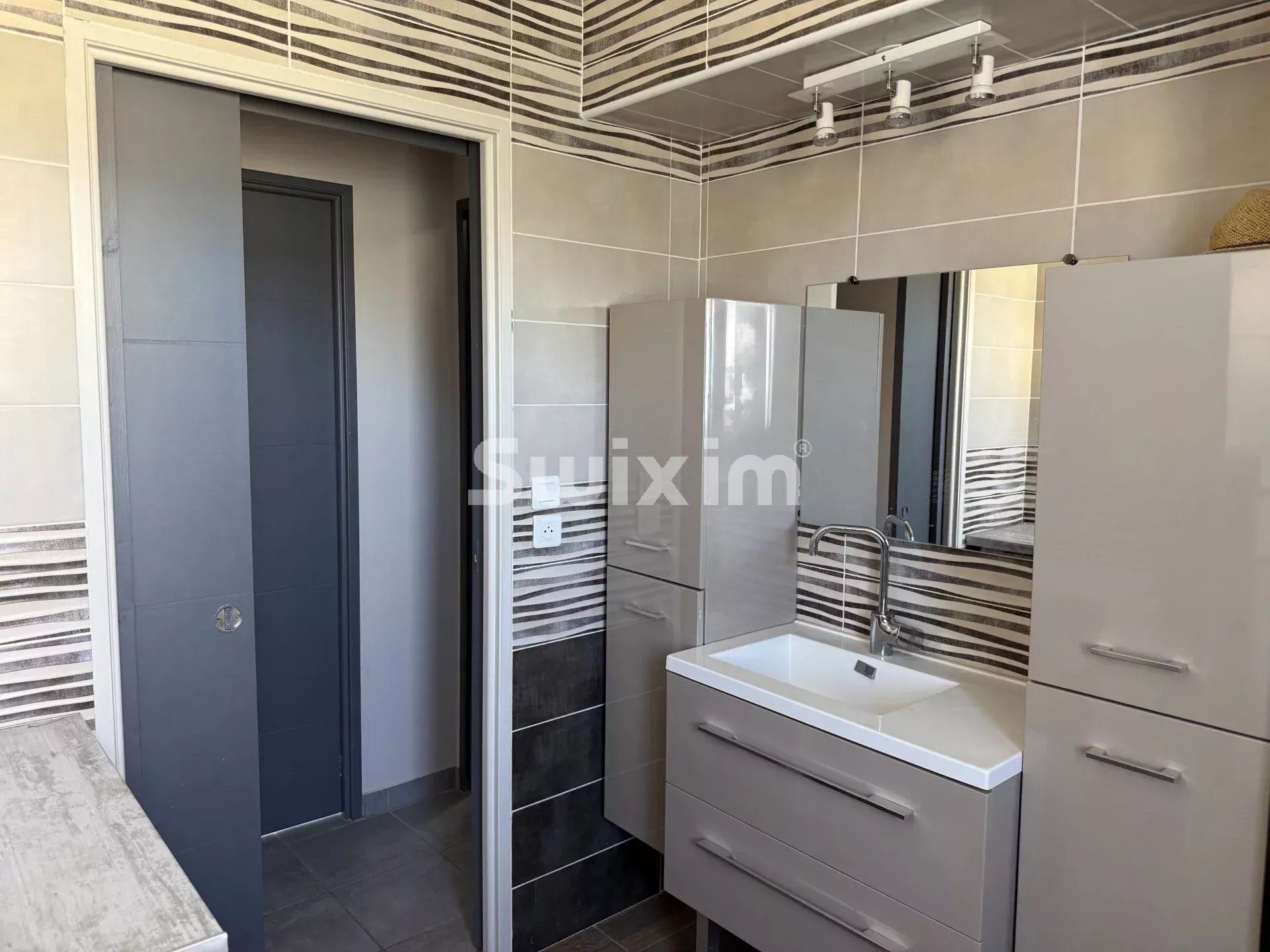 casa 8 Camere in vendita su Saint-Paul-Trois-Châteaux (26130)