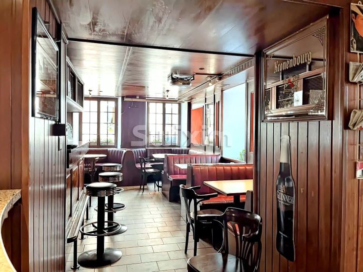 Vendita Locale commerciale Moudon 6 Camere 321 m²