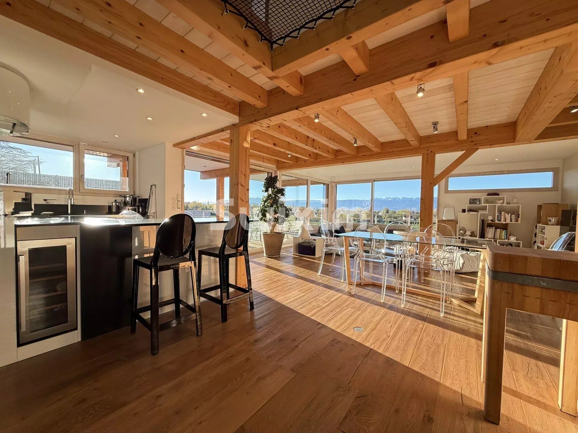 house 7 Rooms for sale on Bossey (74160)