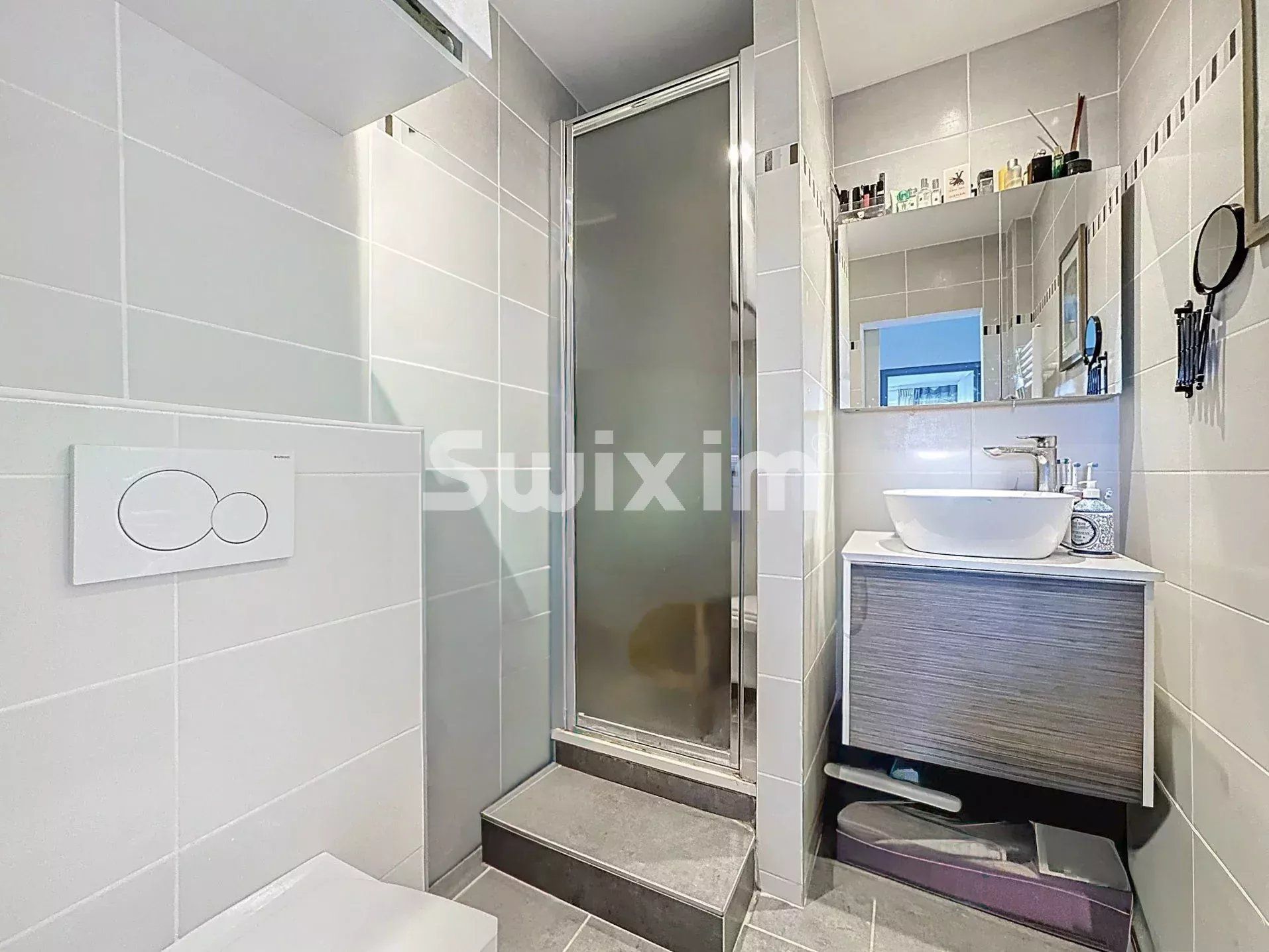 apartment 3 Rooms for sale on Ferney-Voltaire (01210)