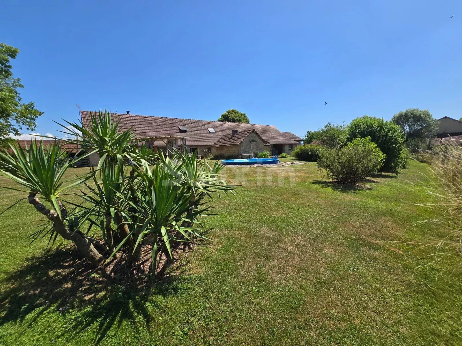 casa 9 Quartos para venda sobre Lons-le-Saunier (39000)