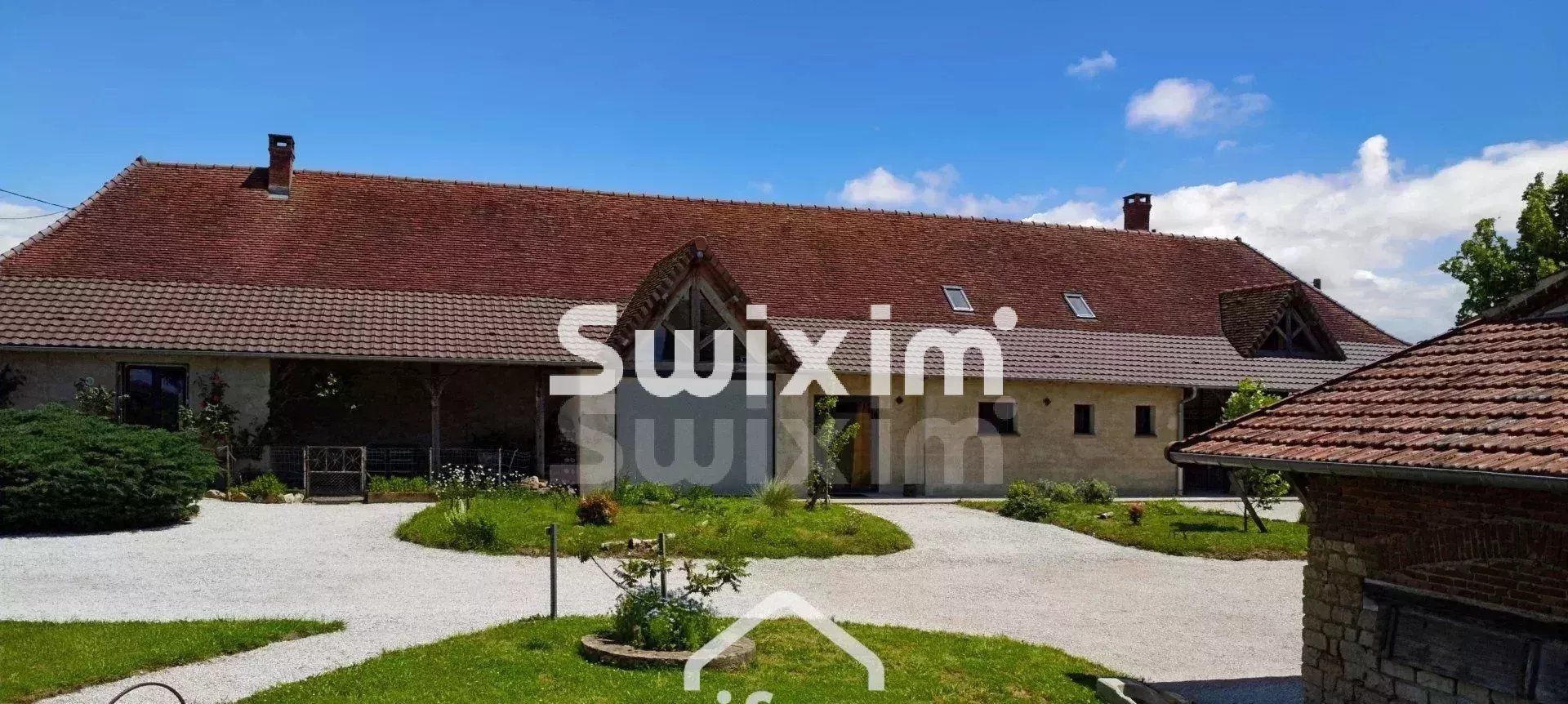 anwesen 12 Zimmer zum verkauf auf Lons-le-Saunier (39000)