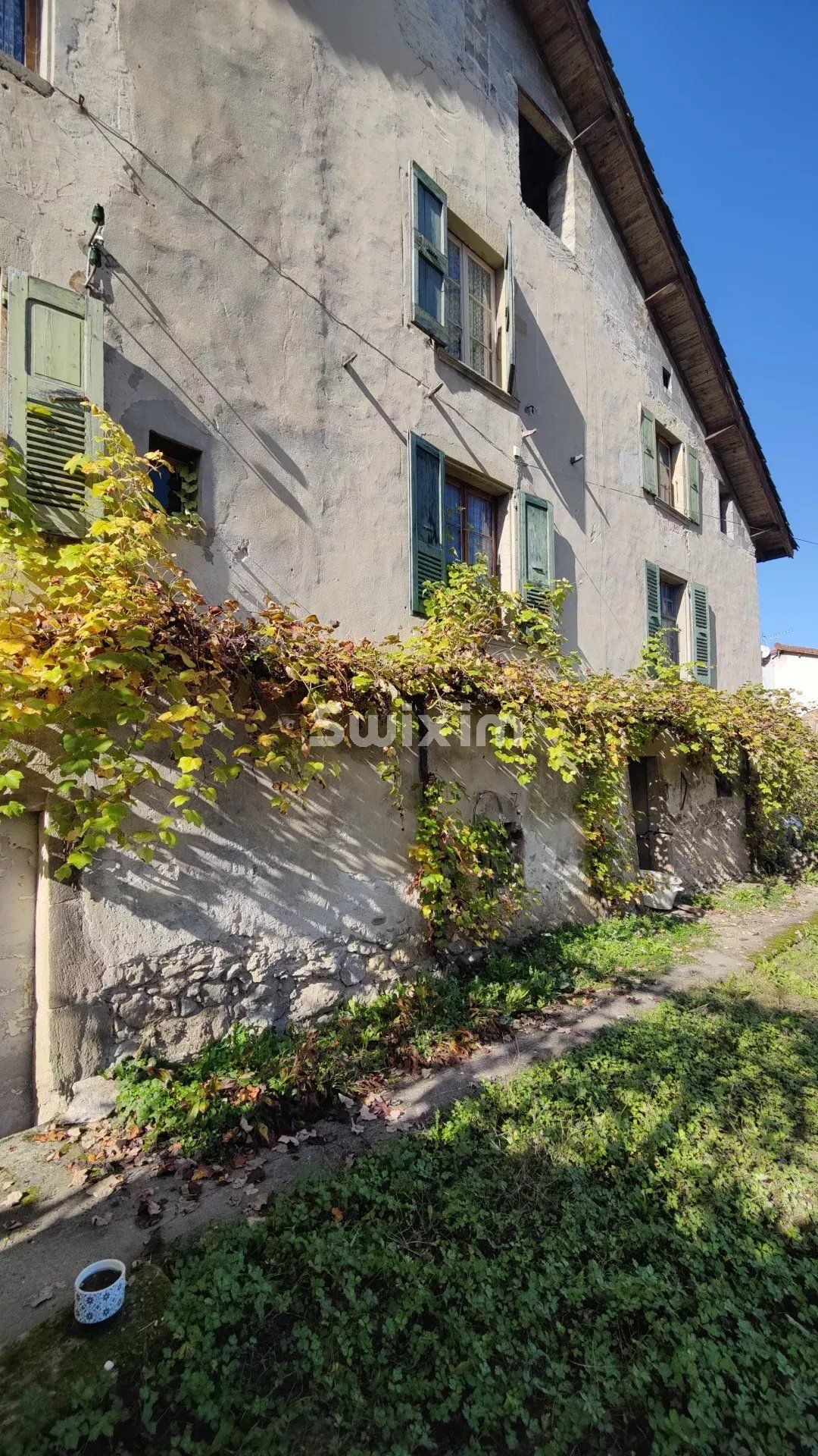 farmhouse 7 Rooms for sale on Saint-Jean-en-Royans (26190)