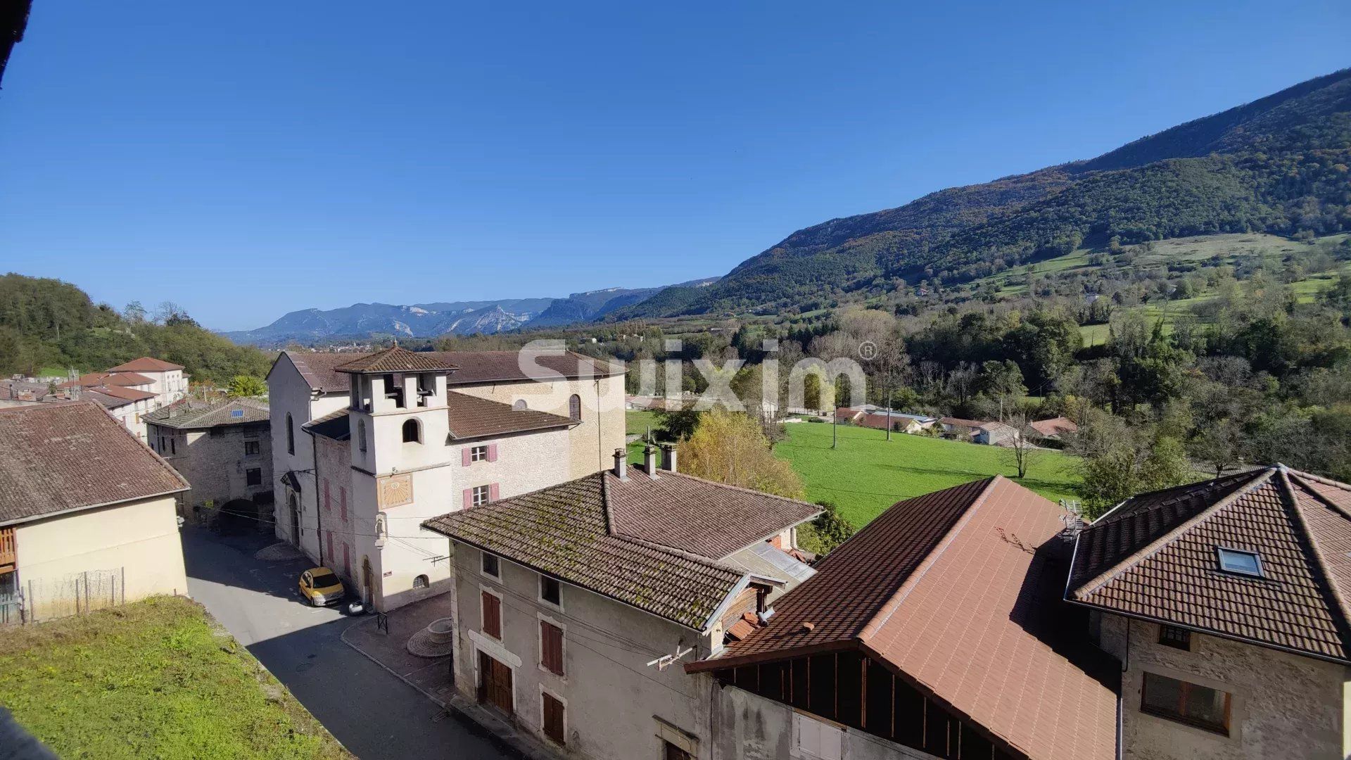 farmhouse 7 Rooms for sale on Saint-Jean-en-Royans (26190)