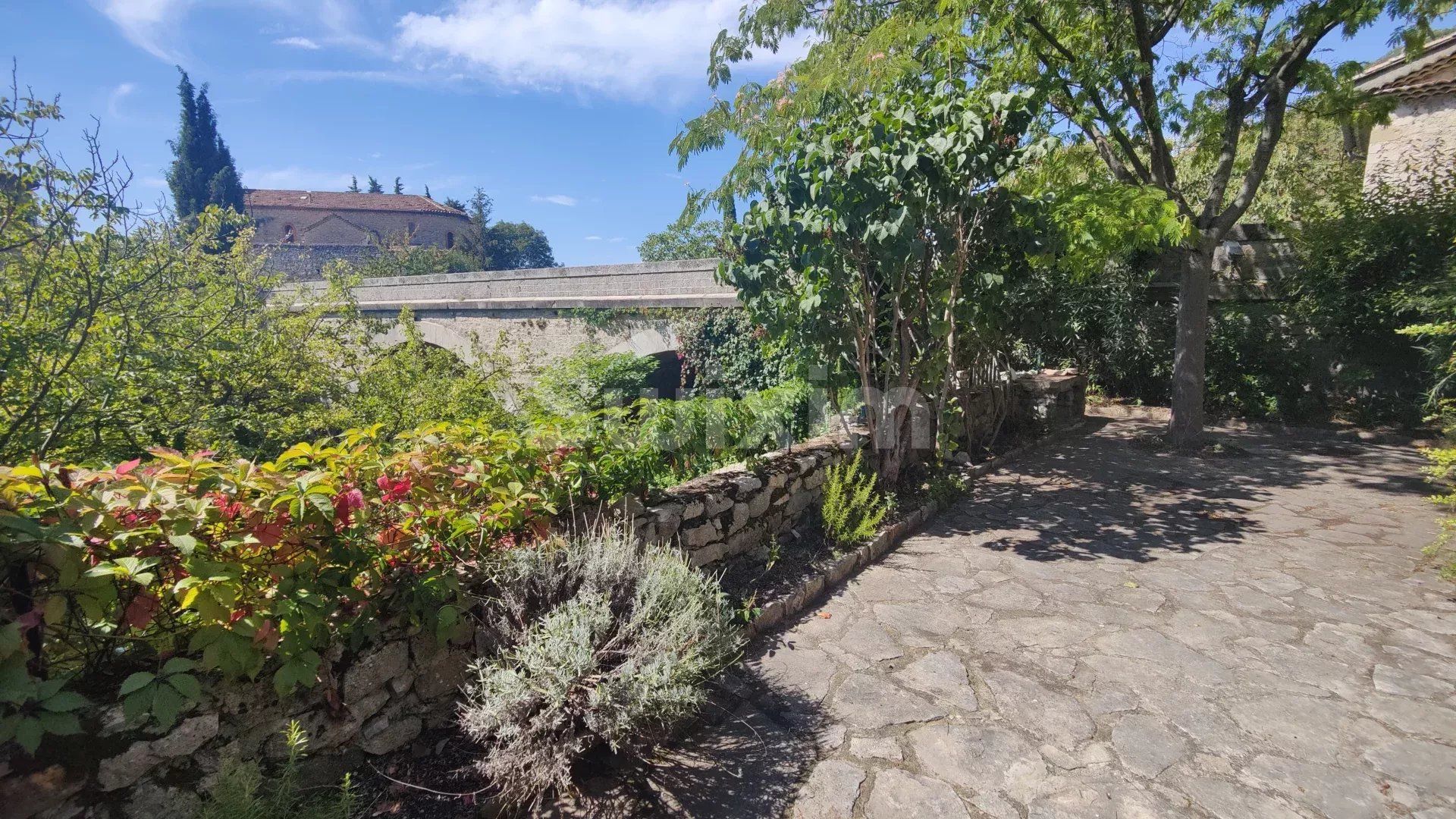 casa 5 Camere in vendita su Rochebaudin (26160)