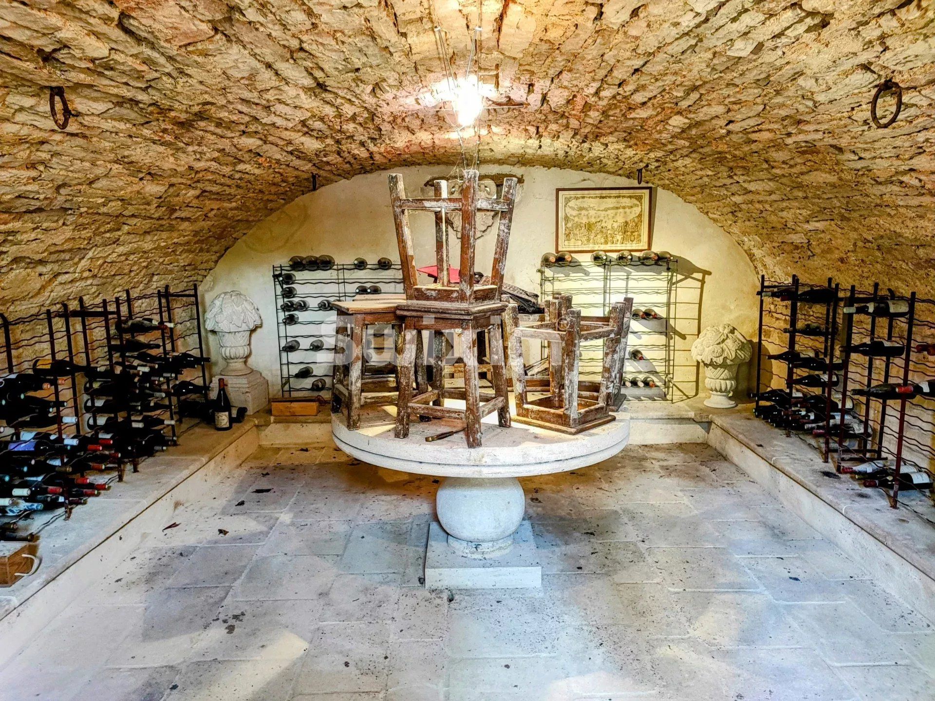 property 9 Rooms for sale on Beaune (21200)