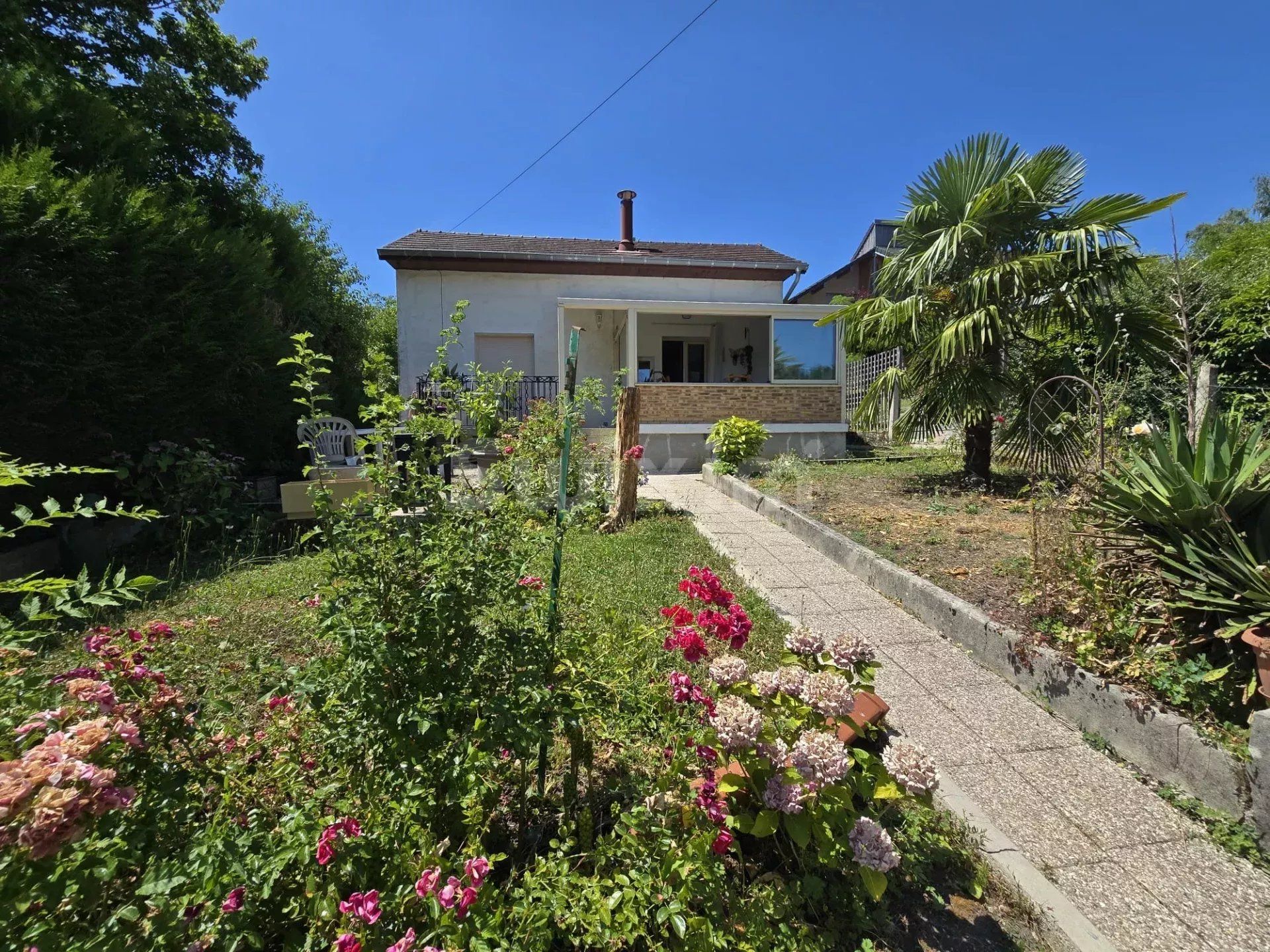 casa 4 Quartos para venda sobre Lons-le-Saunier (39000)