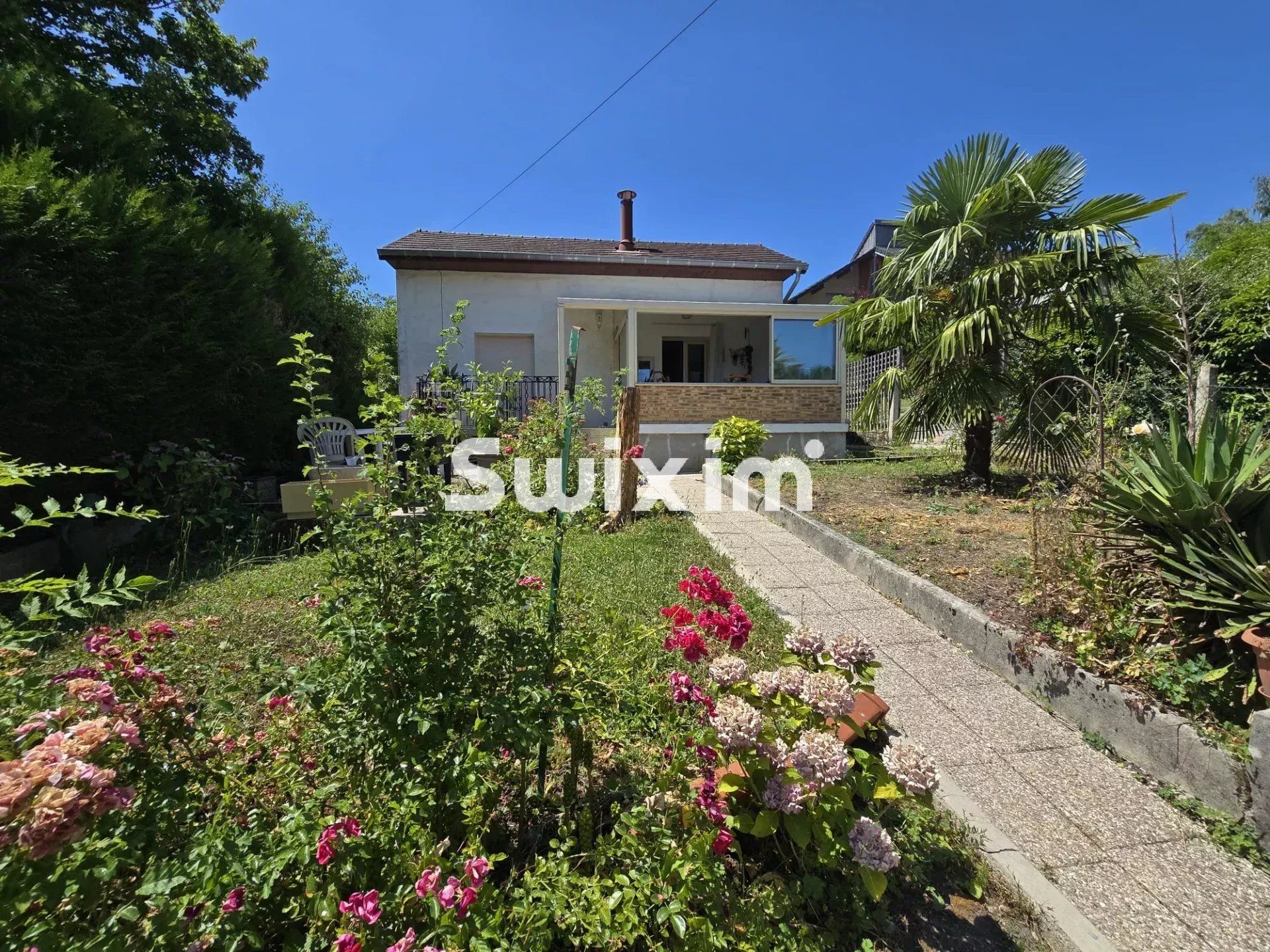 house 4 Rooms for sale on Lons-le-Saunier (39000)