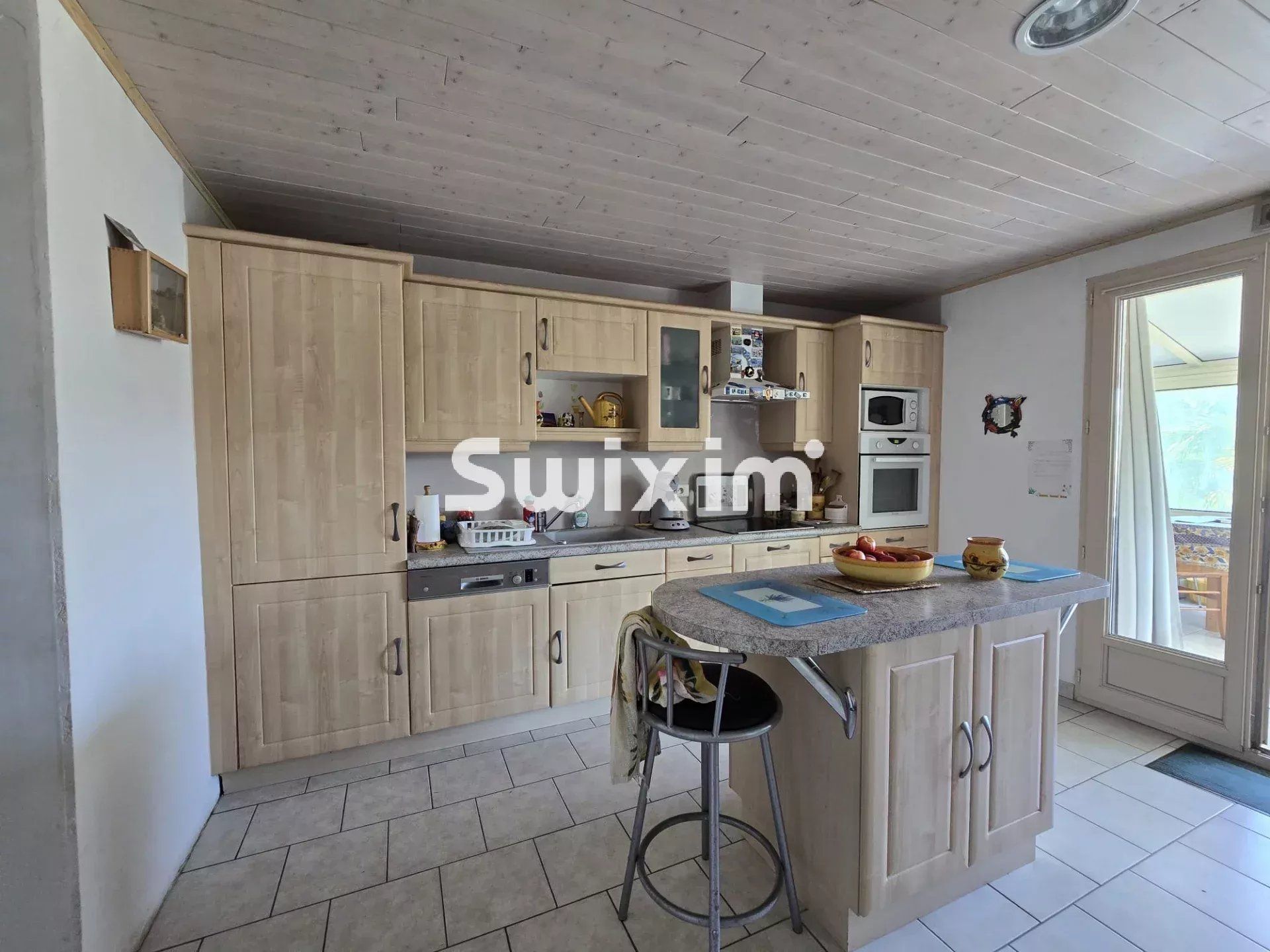 house 4 Rooms for sale on Lons-le-Saunier (39000)