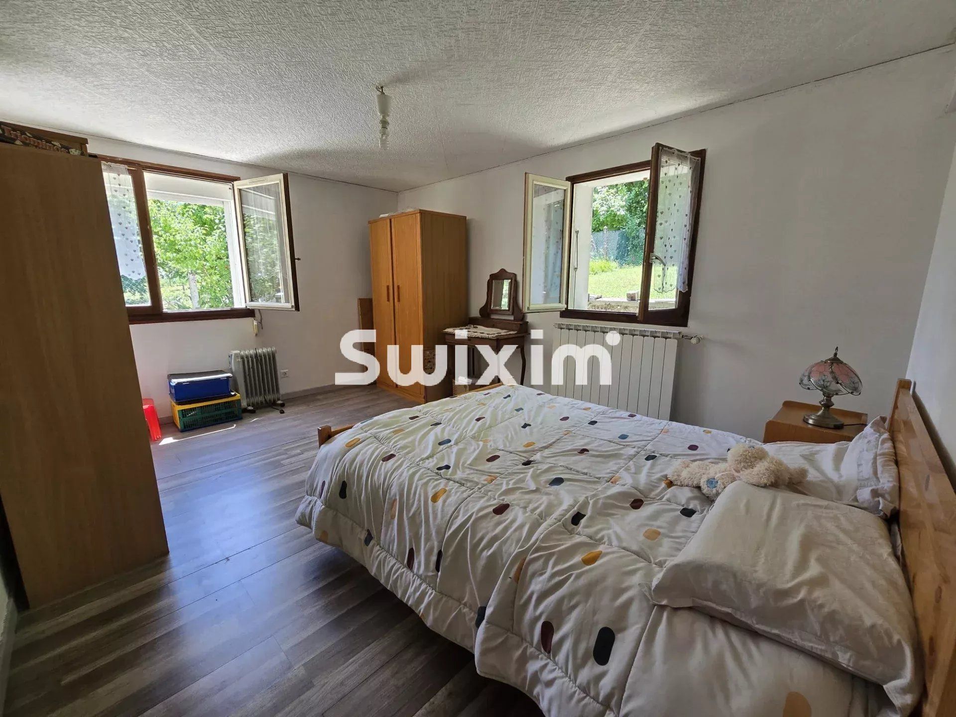 house 4 Rooms for sale on Lons-le-Saunier (39000)