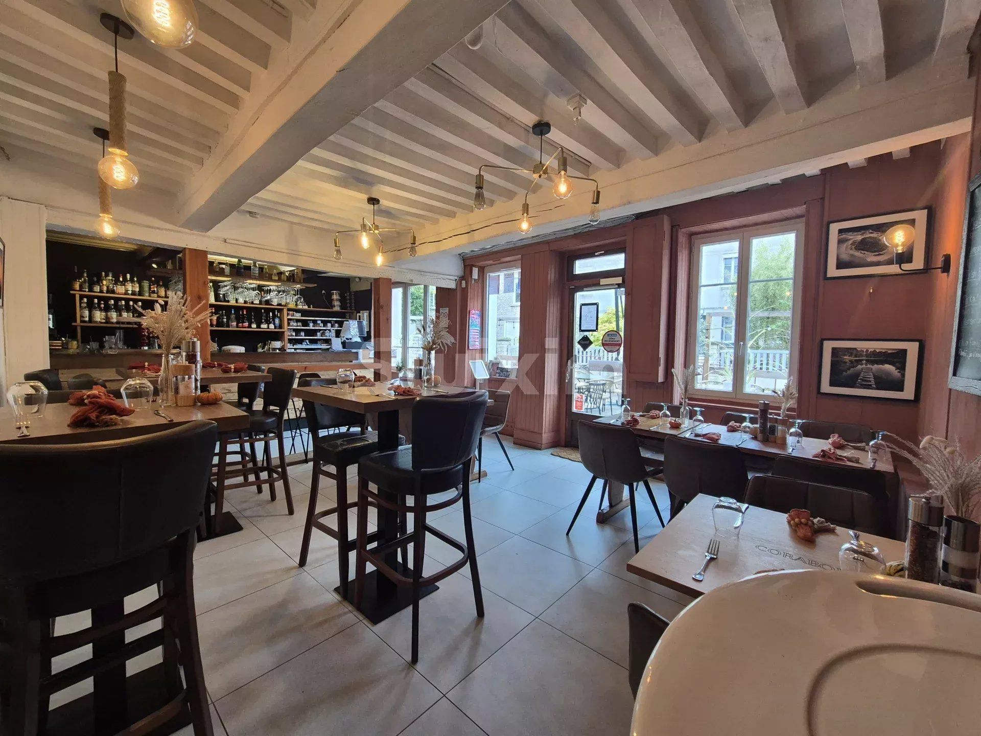 commerce 6 Pièces en vente sur Brassy (58140)